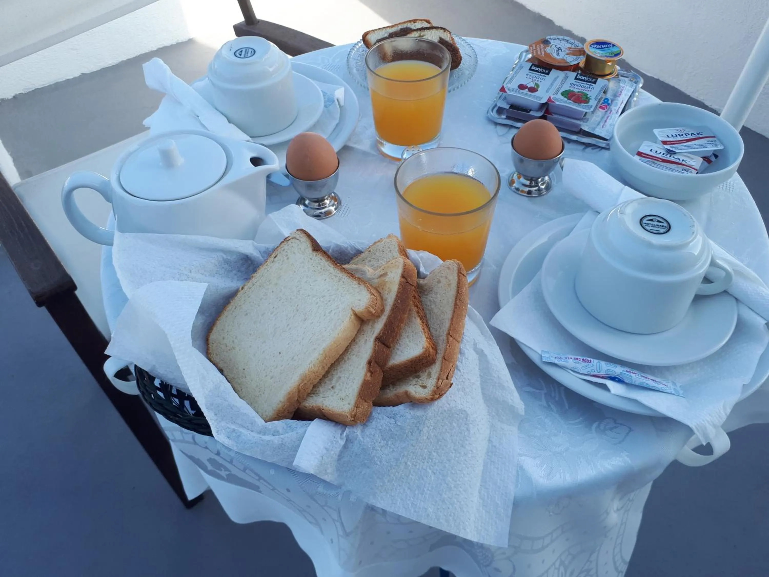 Breakfast in Hotel Paradisos Oia