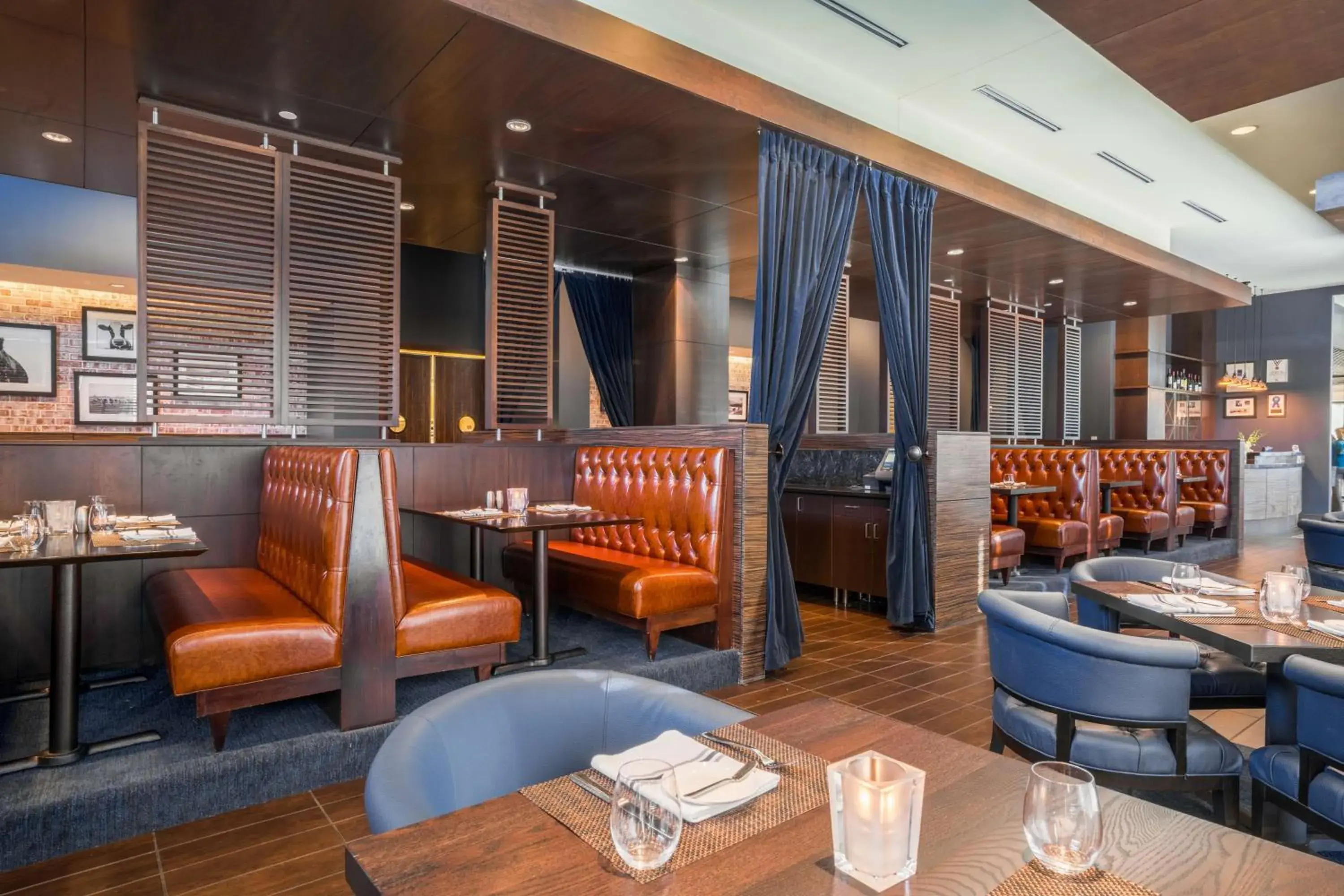 Restaurant/places to eat in Hilton Minneapolis Bloomington Restaurant/places to eat in Hilton Minneapolis Bloomington