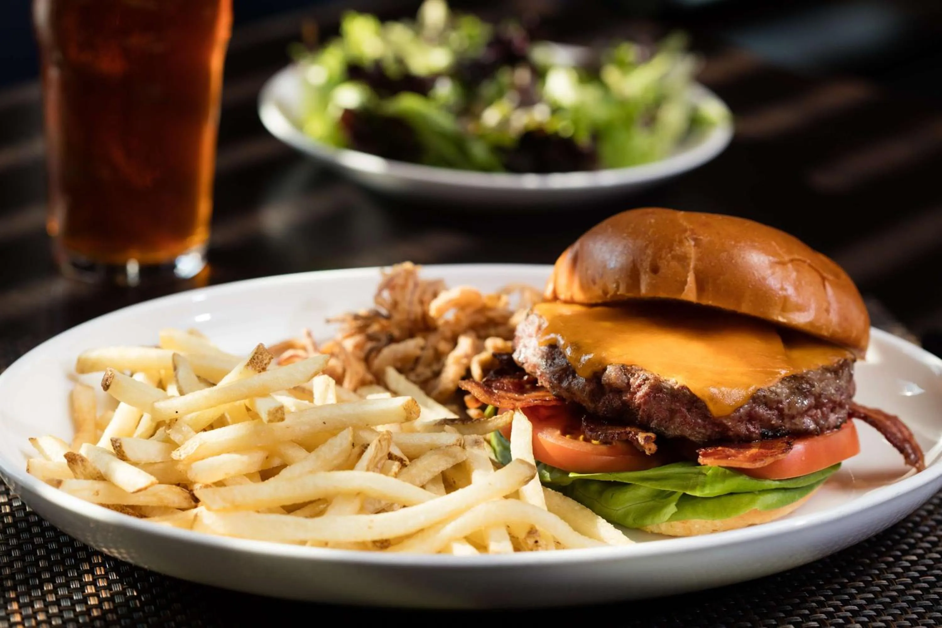 Restaurant/places to eat in Hilton Minneapolis Bloomington