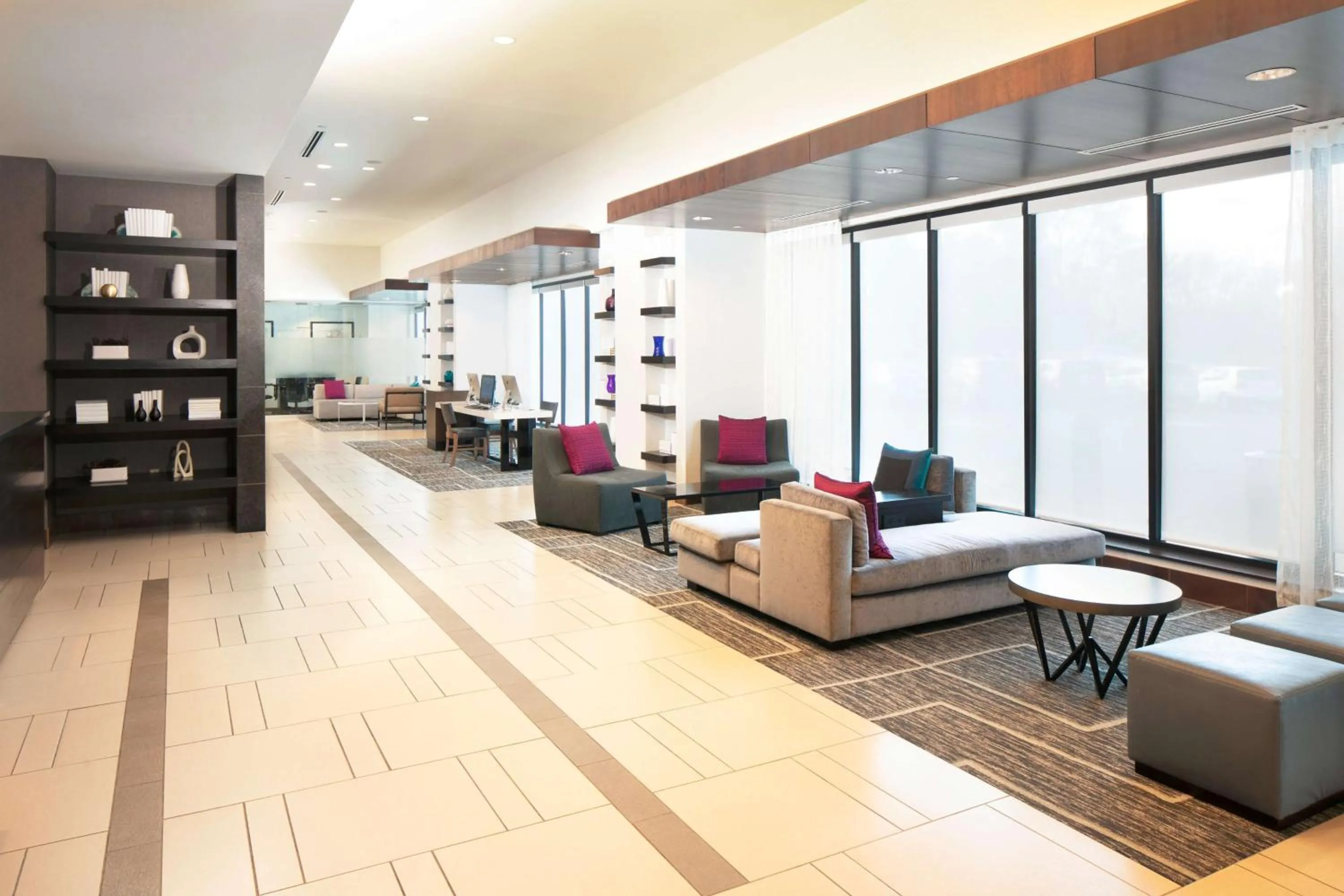 Lobby or reception in Hilton Minneapolis Bloomington