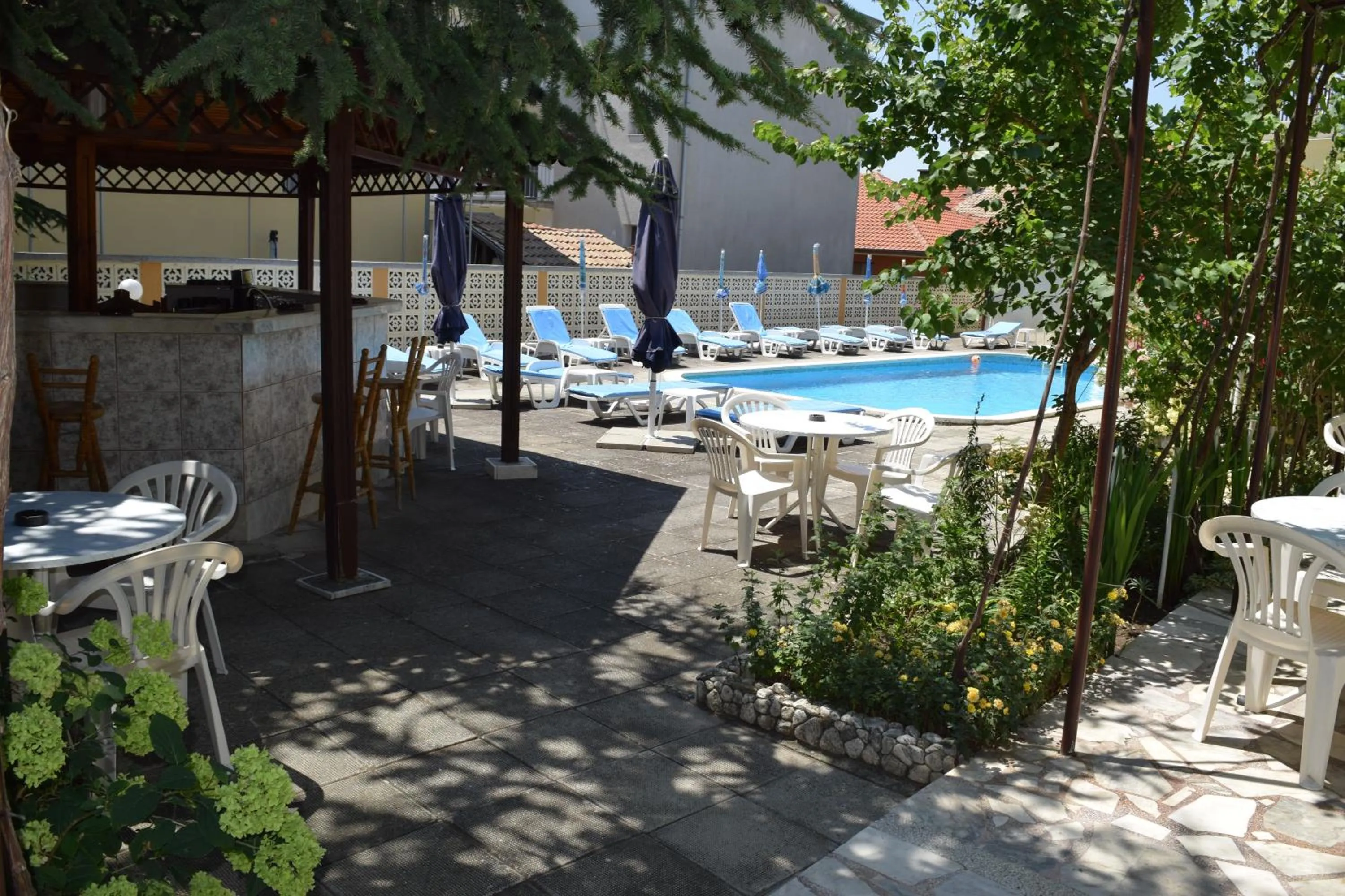 Garden in Family Hotel Chris