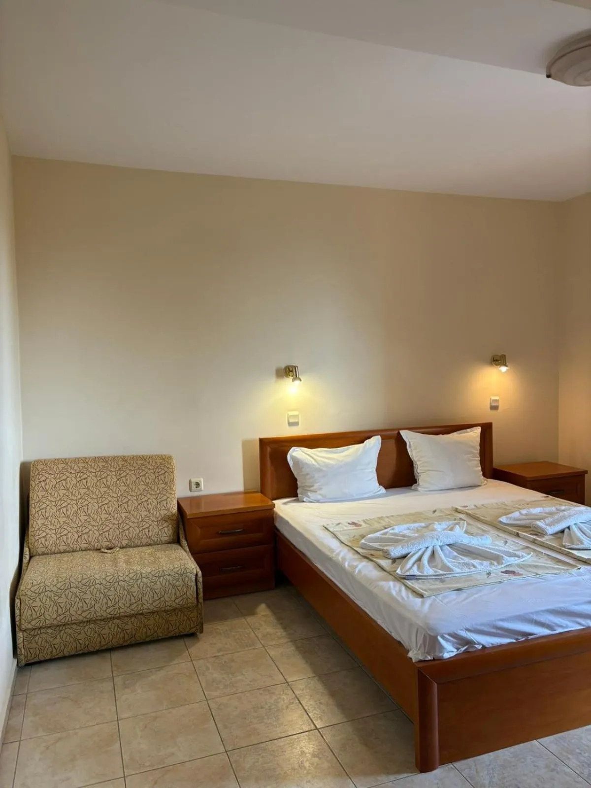 Bed in Family Hotel Chris