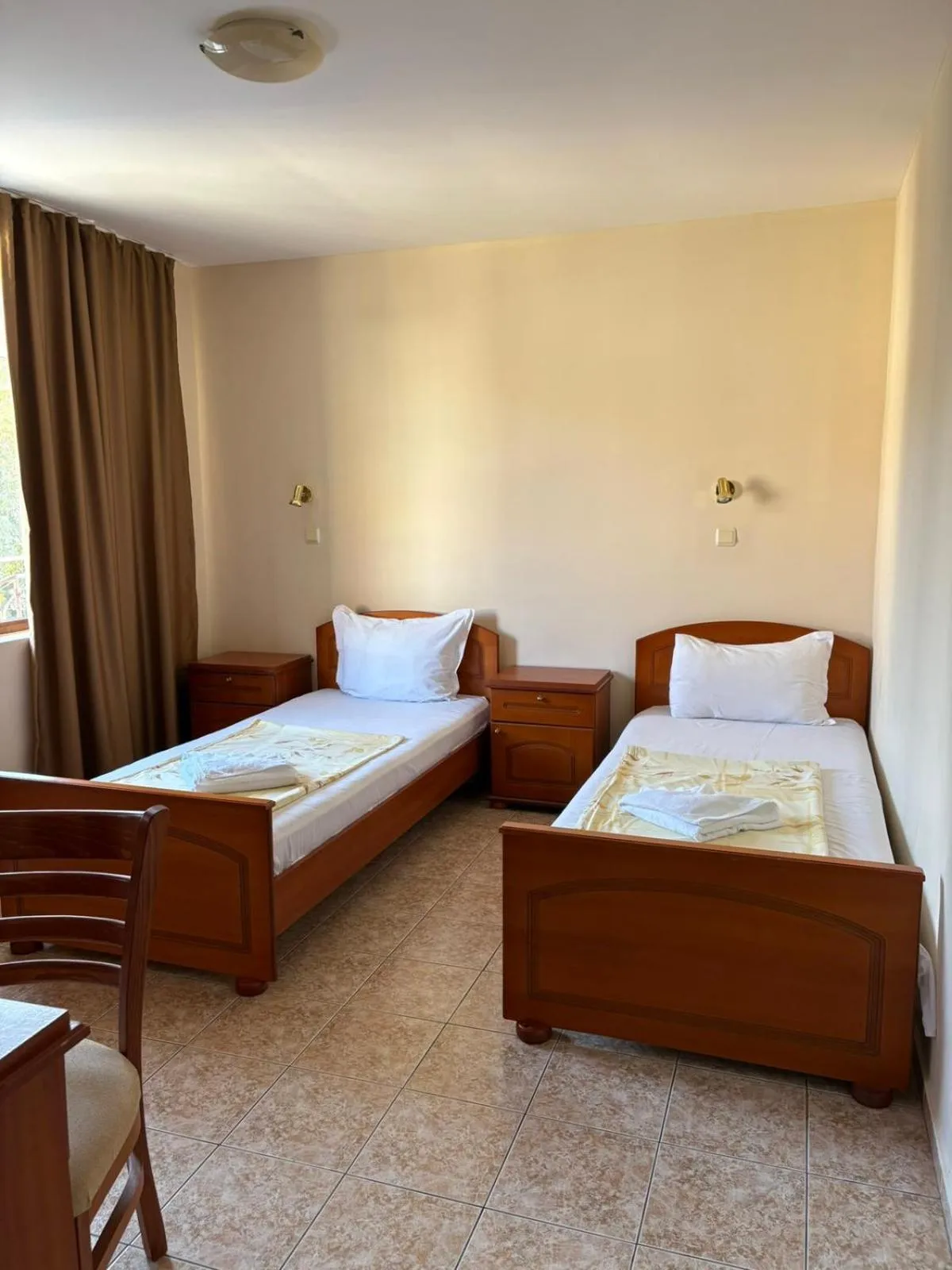 Property building, Bed in Family Hotel Chris