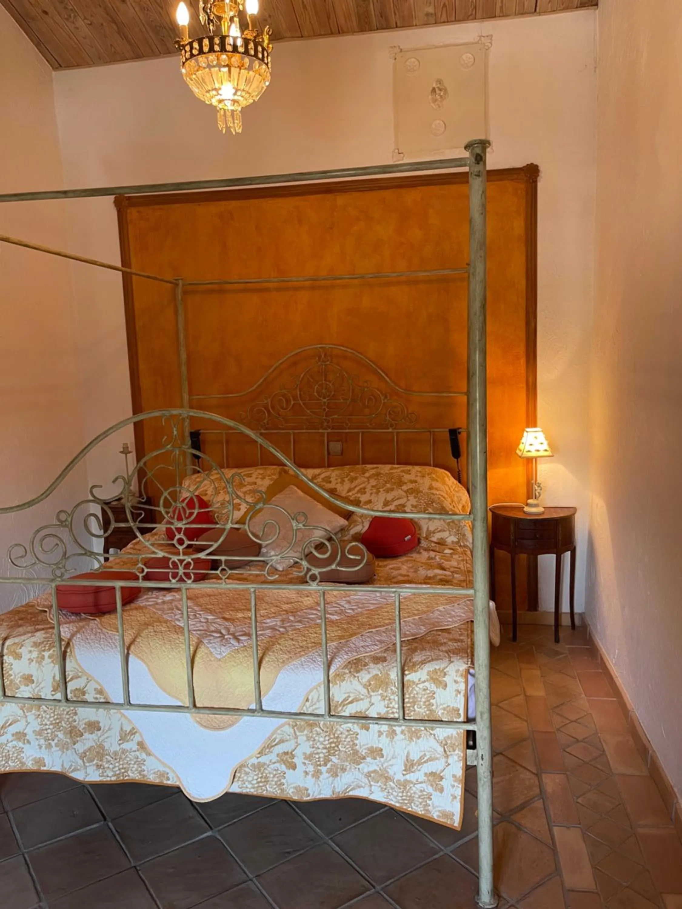 Bed in Mas des Armouriers