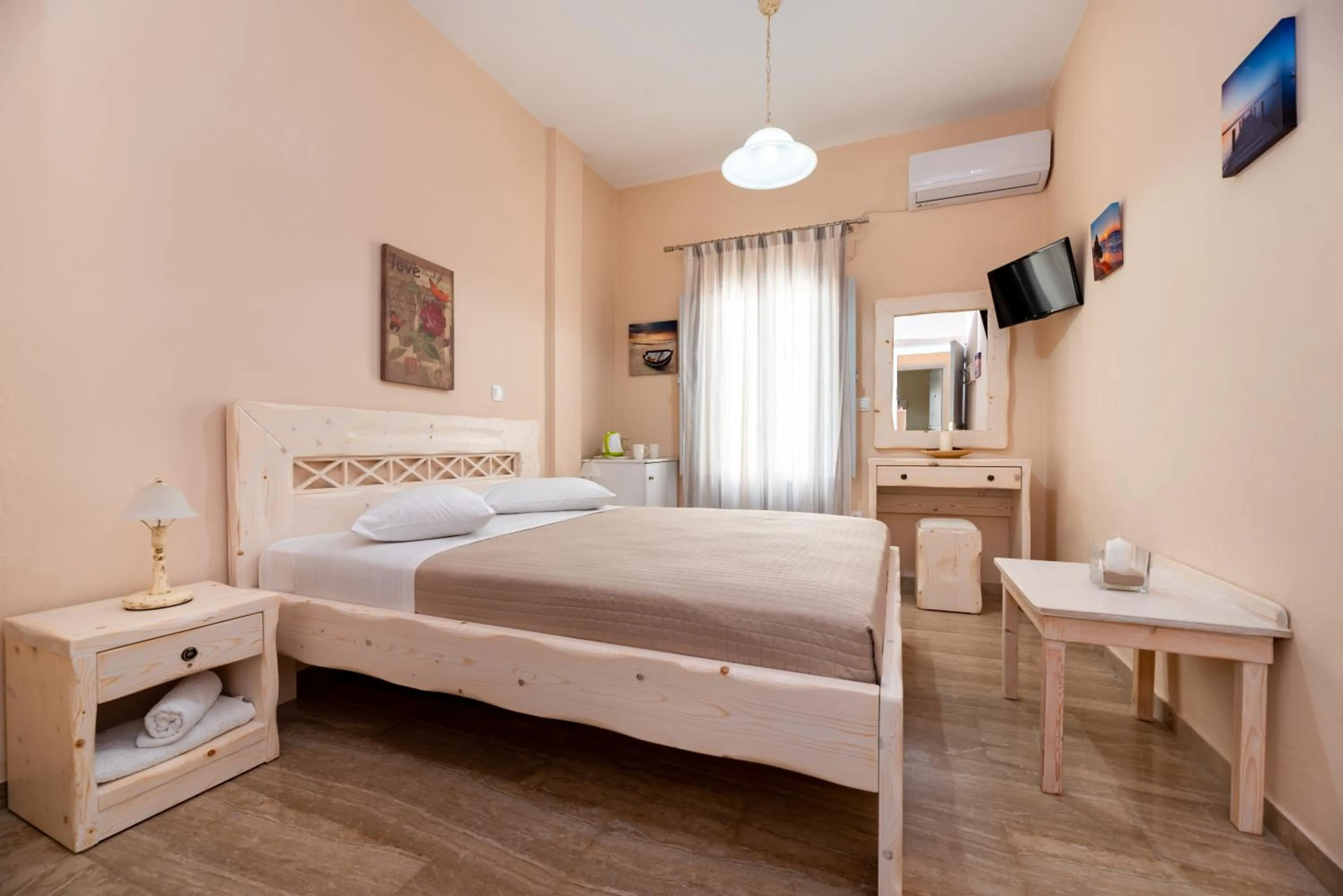 Bedroom, Bed in Villa Aegeon