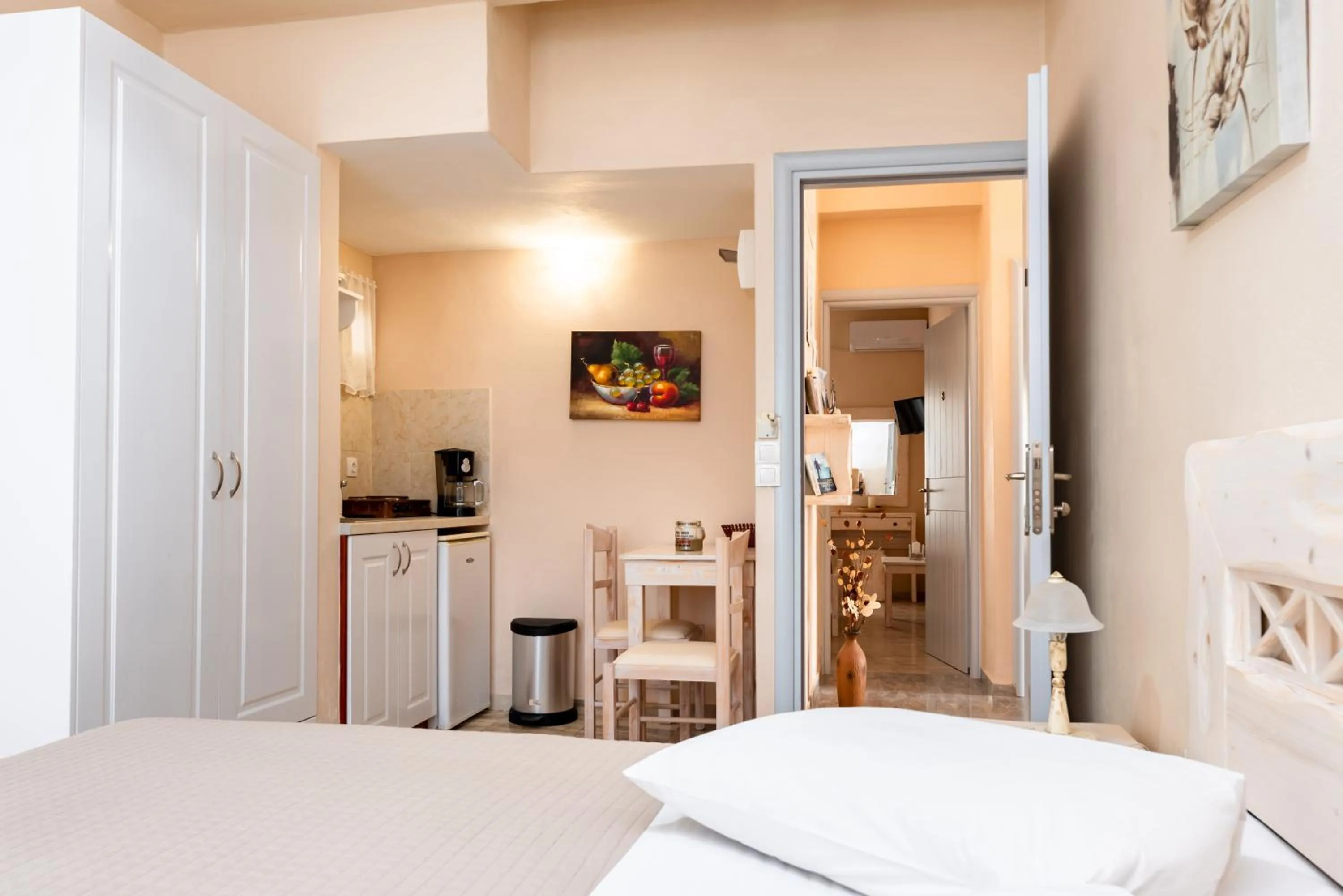 Bedroom, Bed in Villa Aegeon