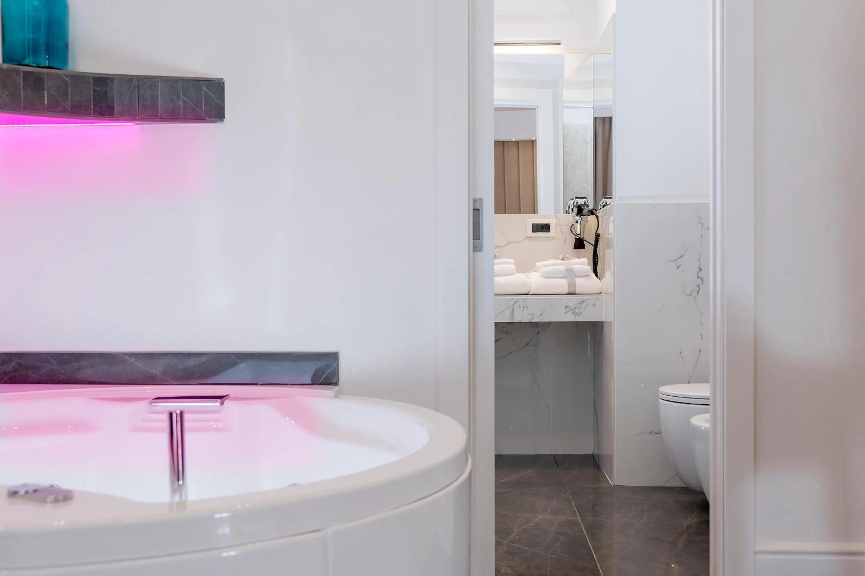 Bathroom in Navona Style