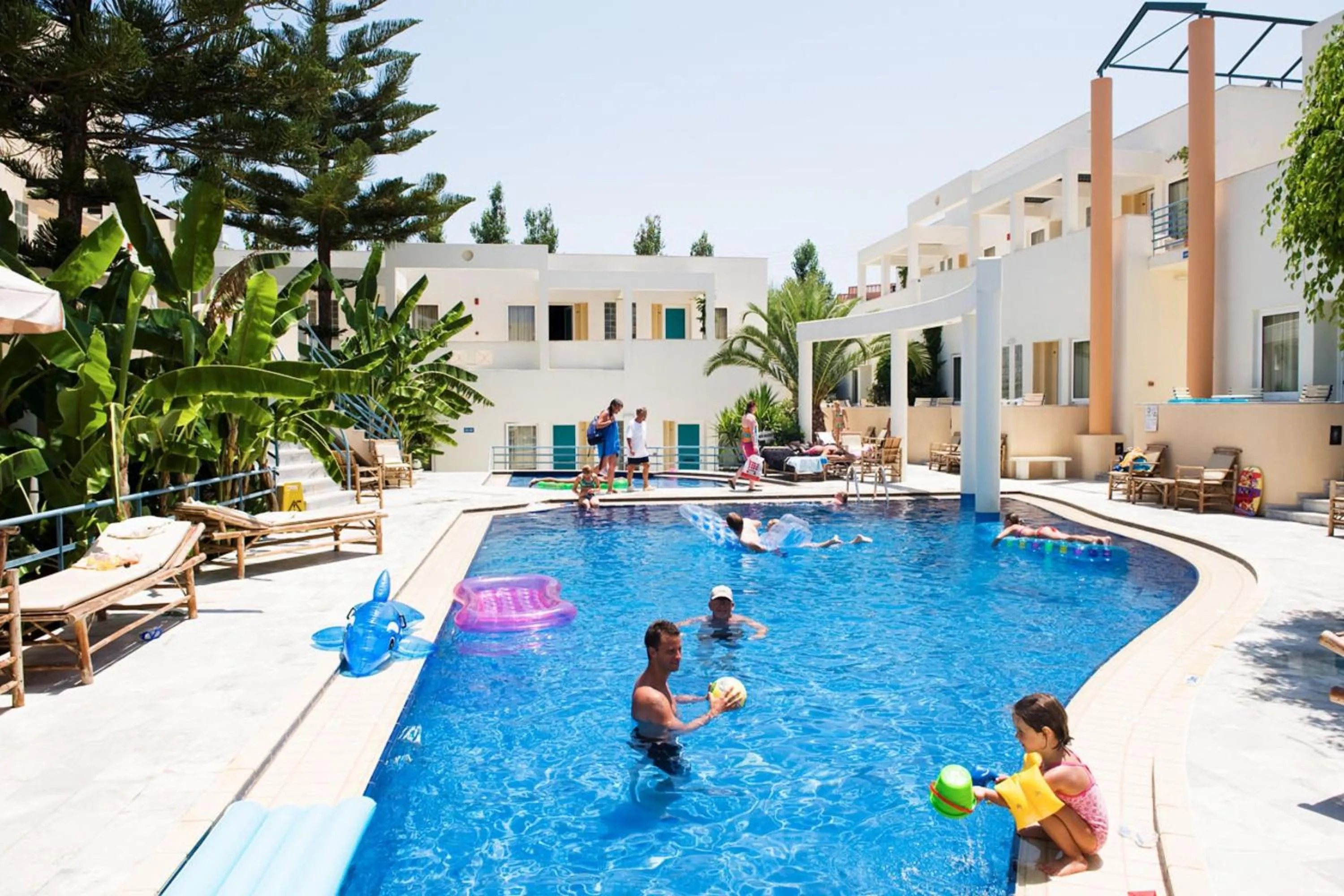 Swimming pool in Forum Suites