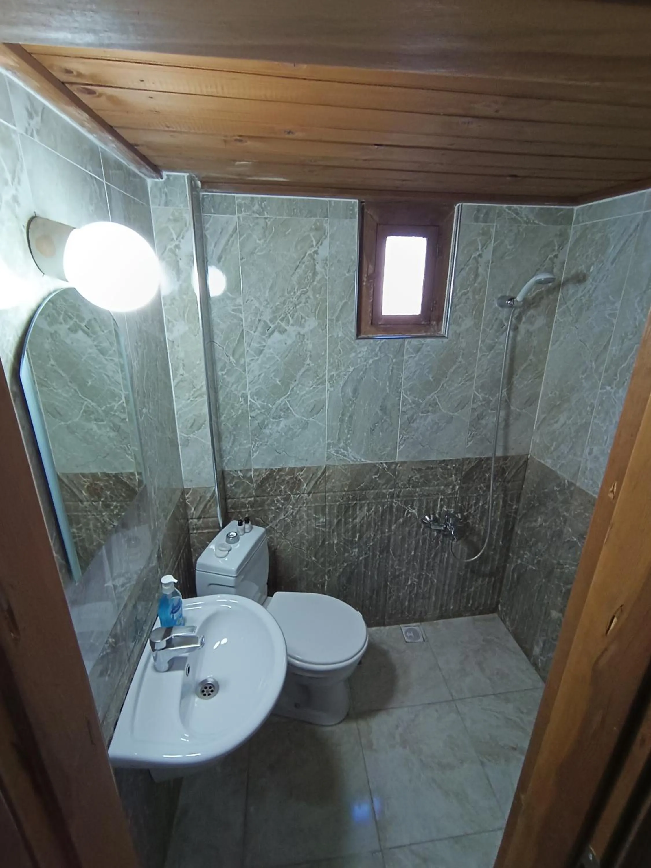 Shower in Arifbey Konak Hotel