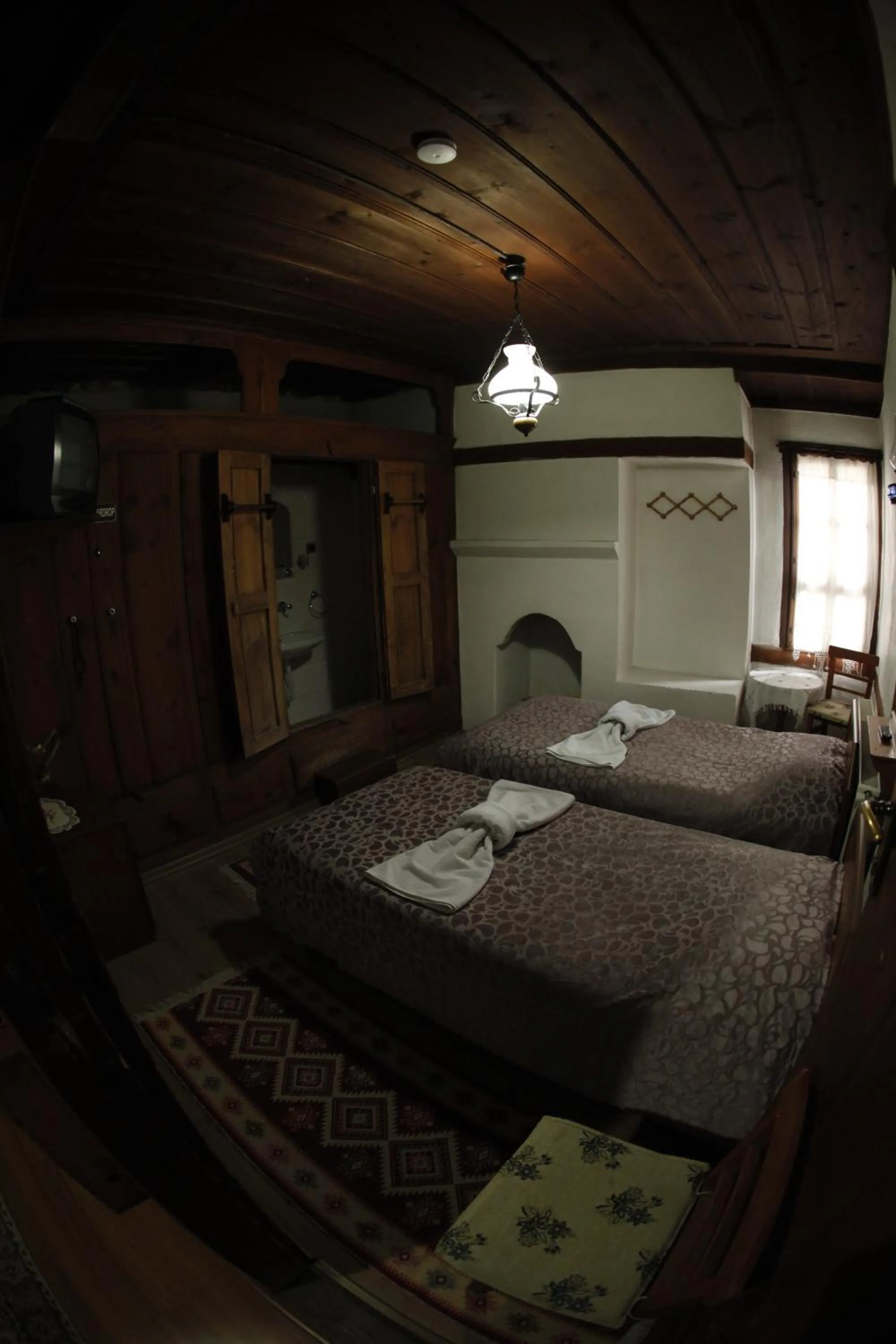 Photo of the whole room, Bed in Arifbey Konak Hotel