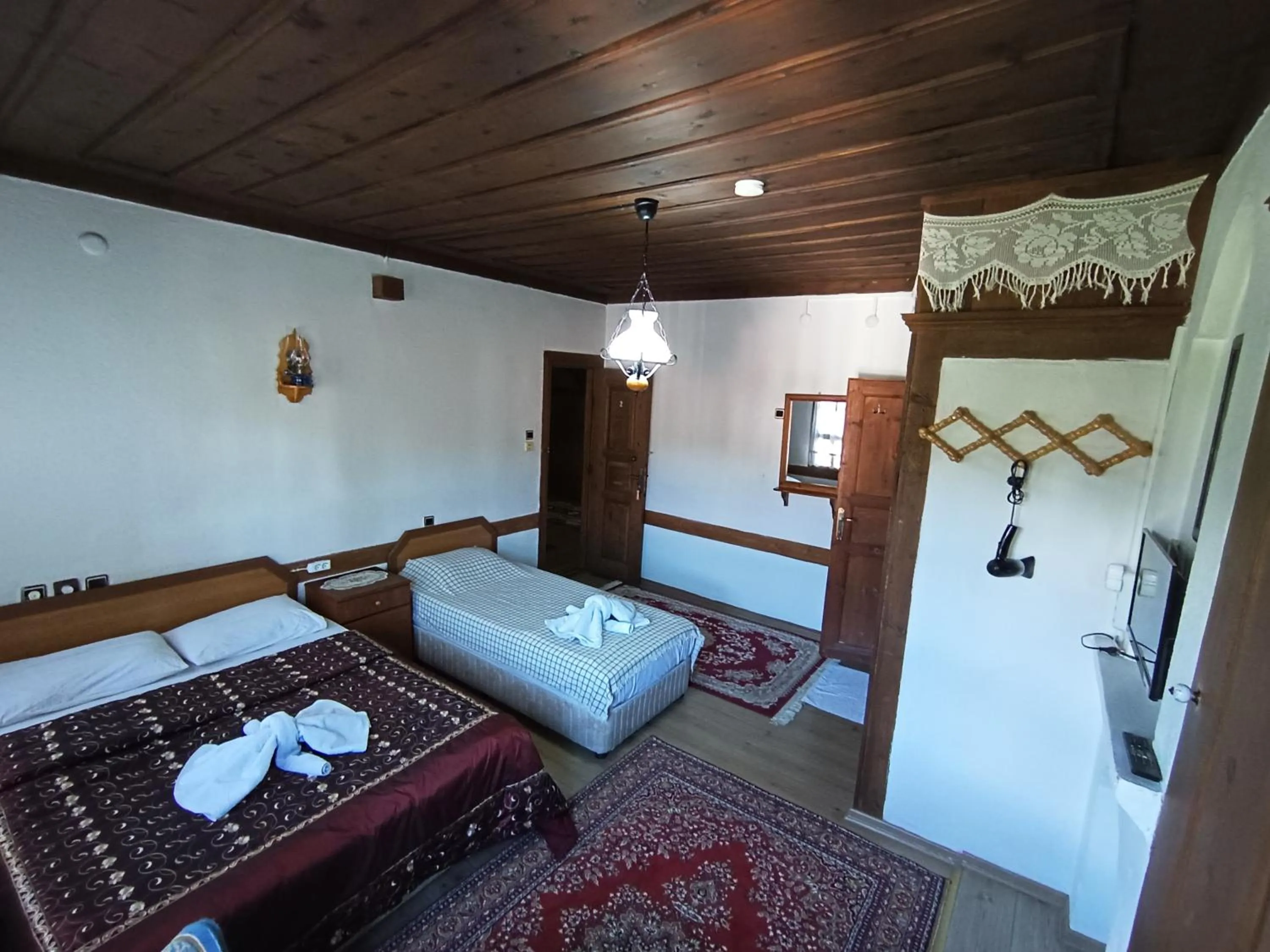 Photo of the whole room, Bed in Arifbey Konak Hotel