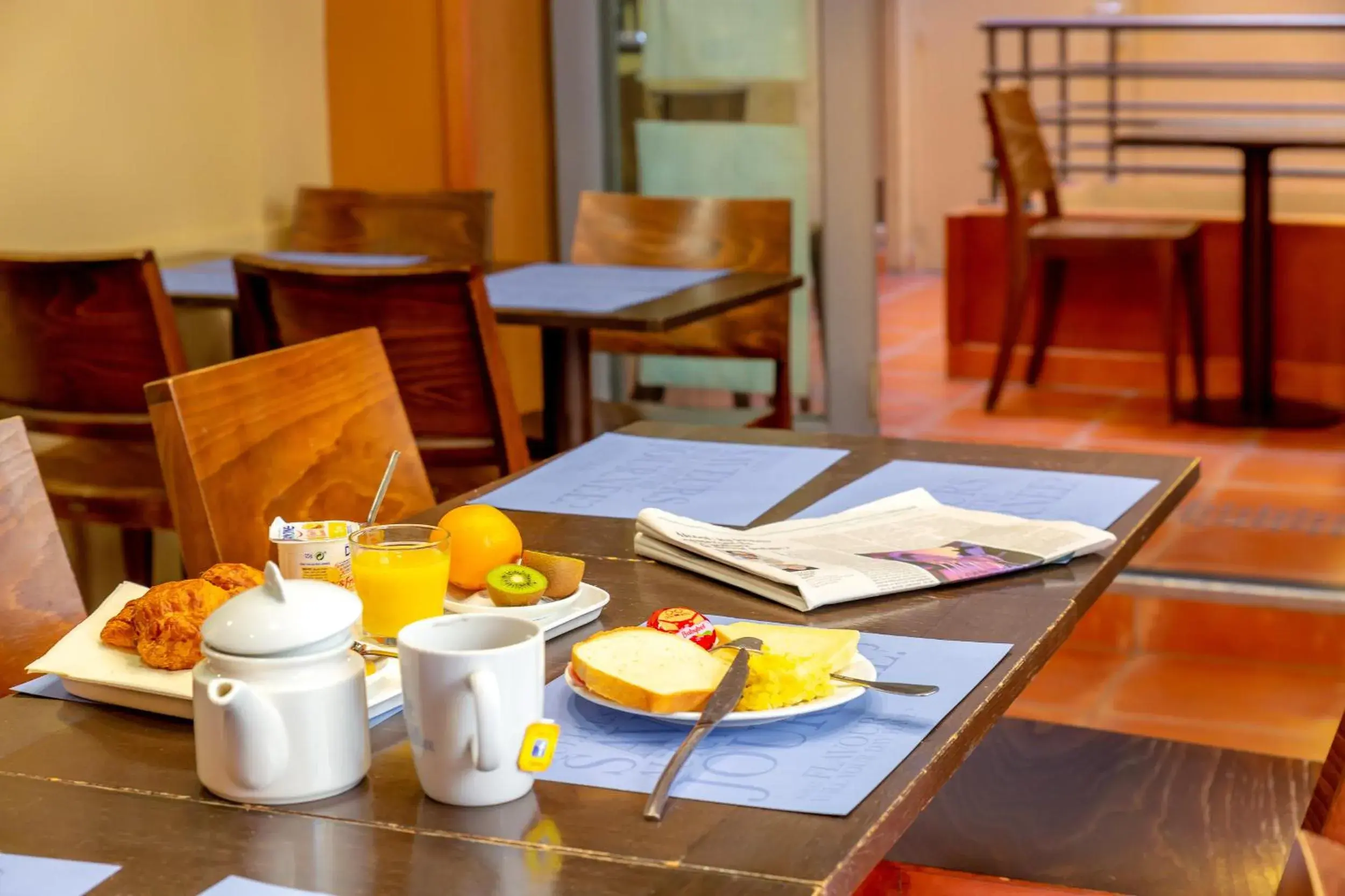 Breakfast in Kyriad Avignon - Palais des Papes Breakfast in Kyriad Avignon - Palais des Papes