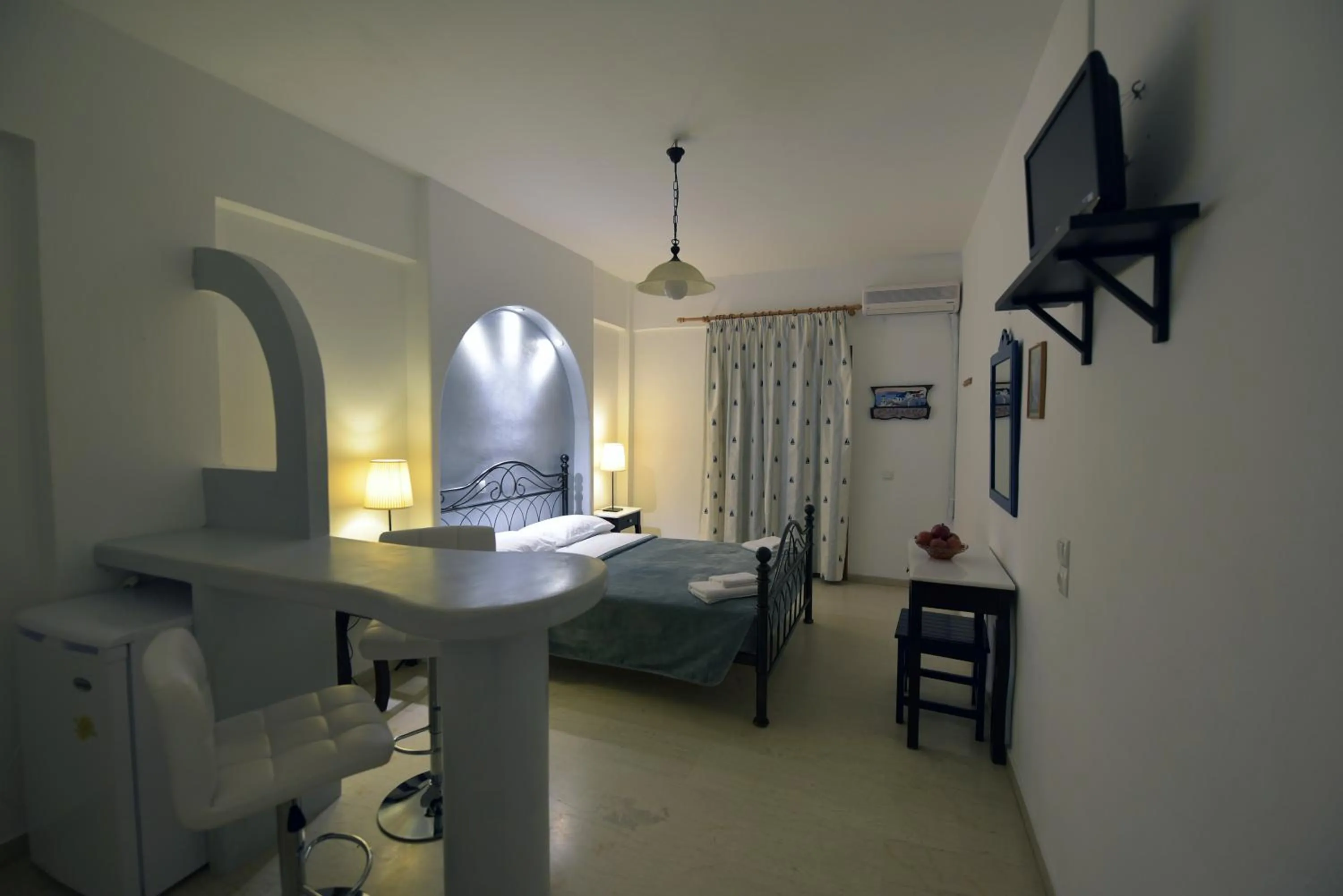 Photo of the whole room, Bed in Sunflower ApartHotel