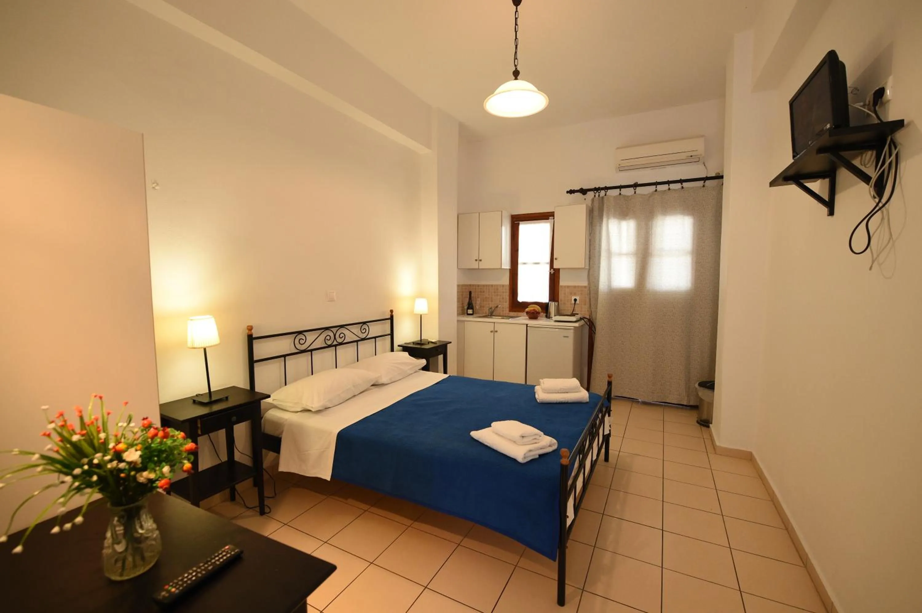 Photo of the whole room, Bed in Sunflower ApartHotel