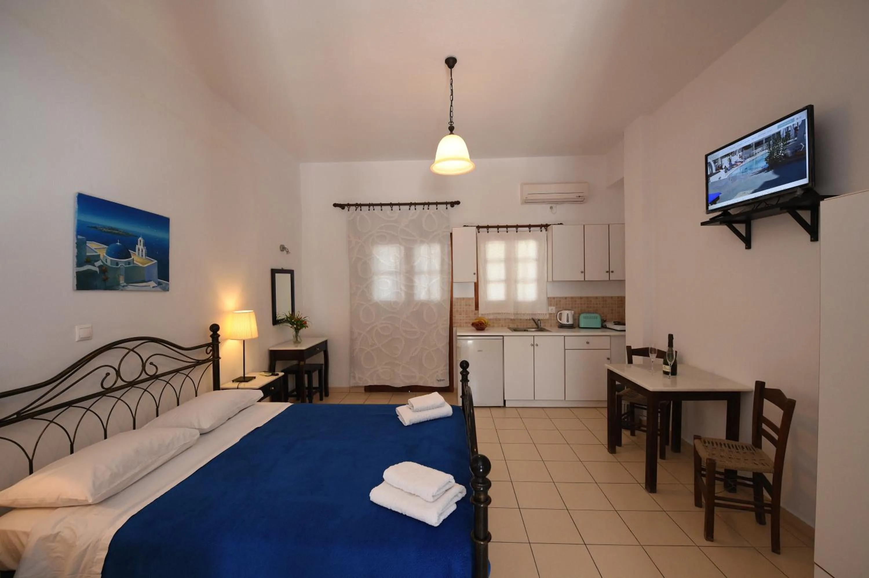 TV and multimedia, Bed in Sunflower ApartHotel