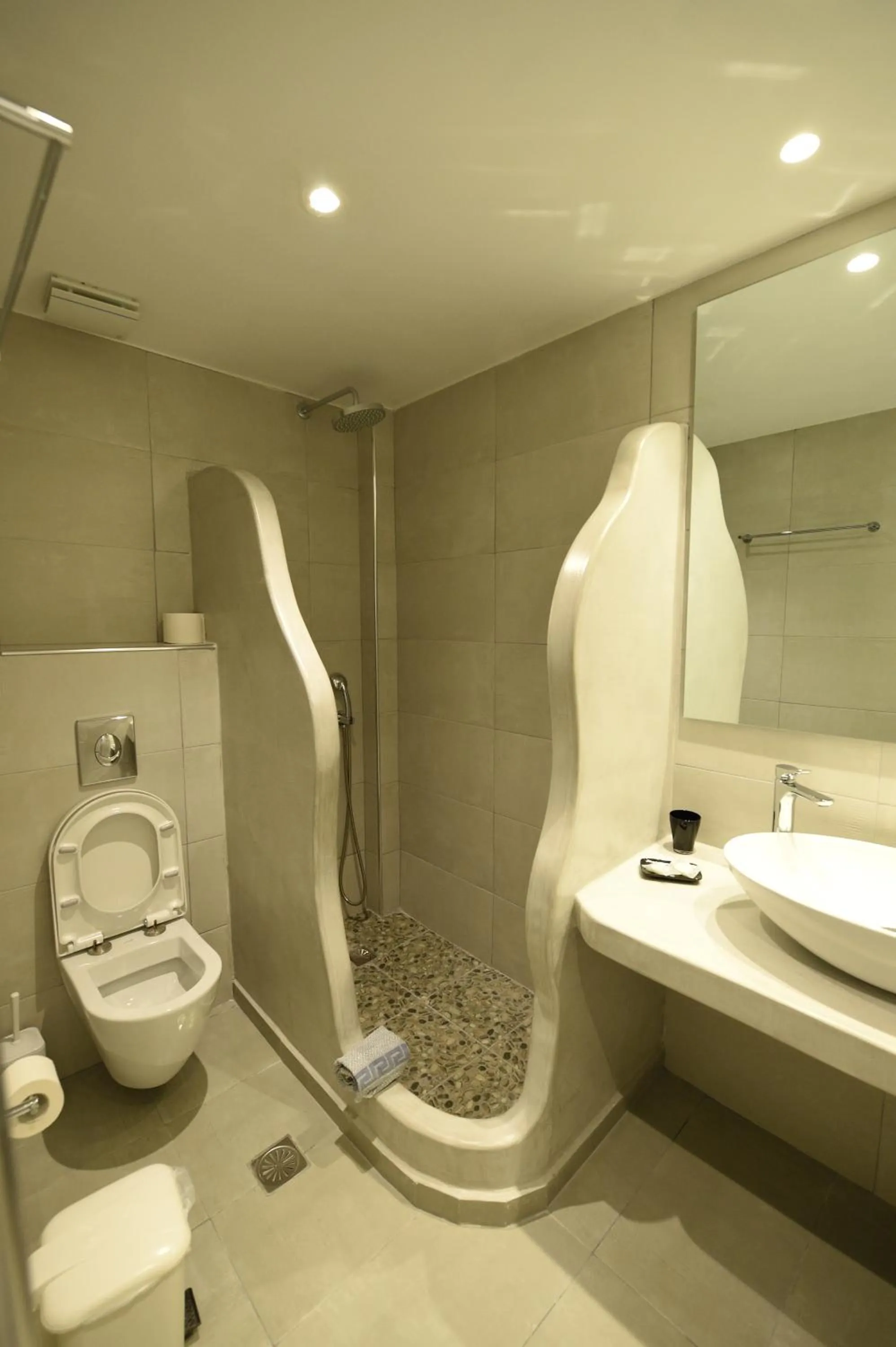 Bathroom in Sunflower ApartHotel