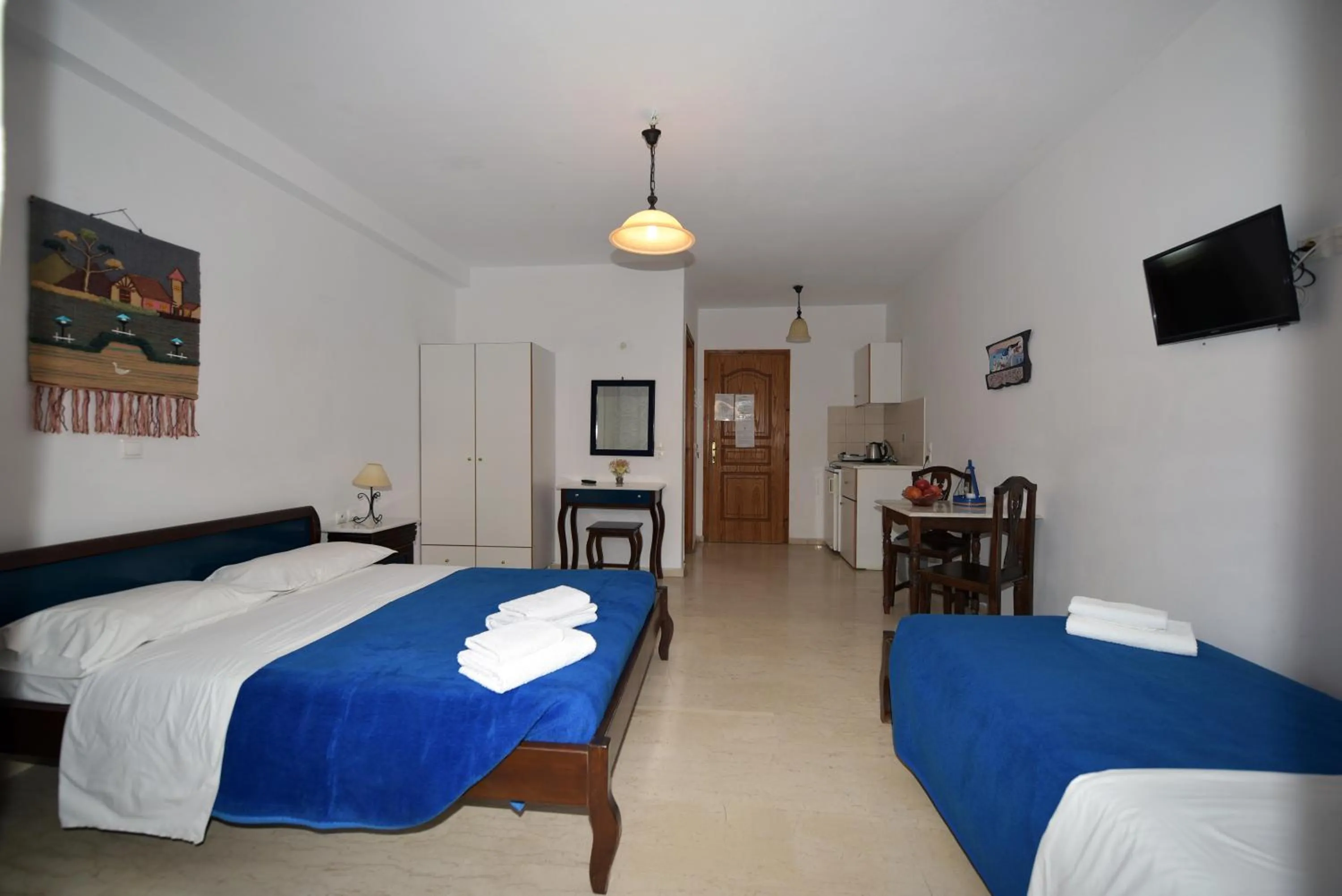 Photo of the whole room, Bed in Sunflower ApartHotel