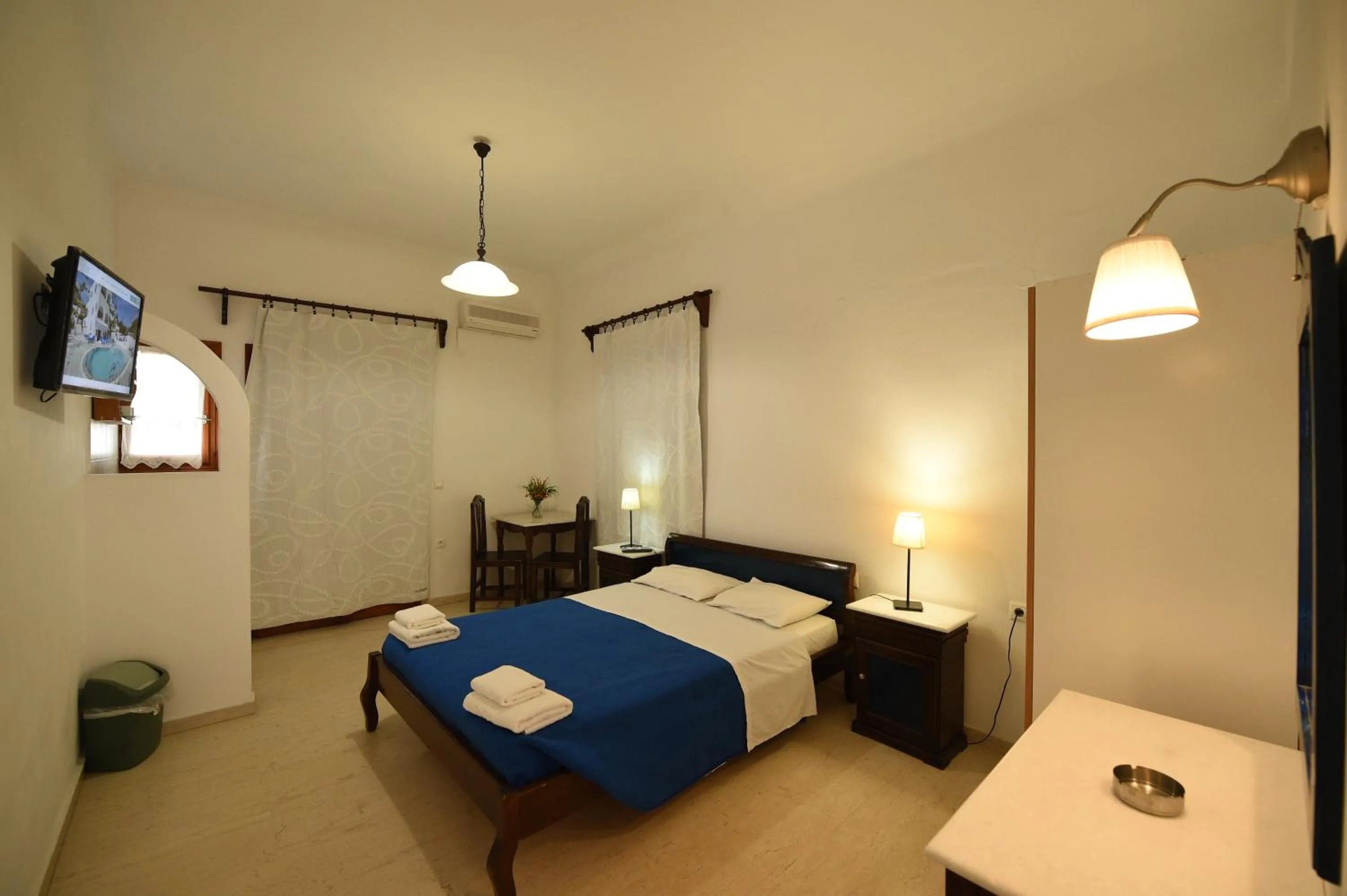 Photo of the whole room, Bed in Sunflower ApartHotel