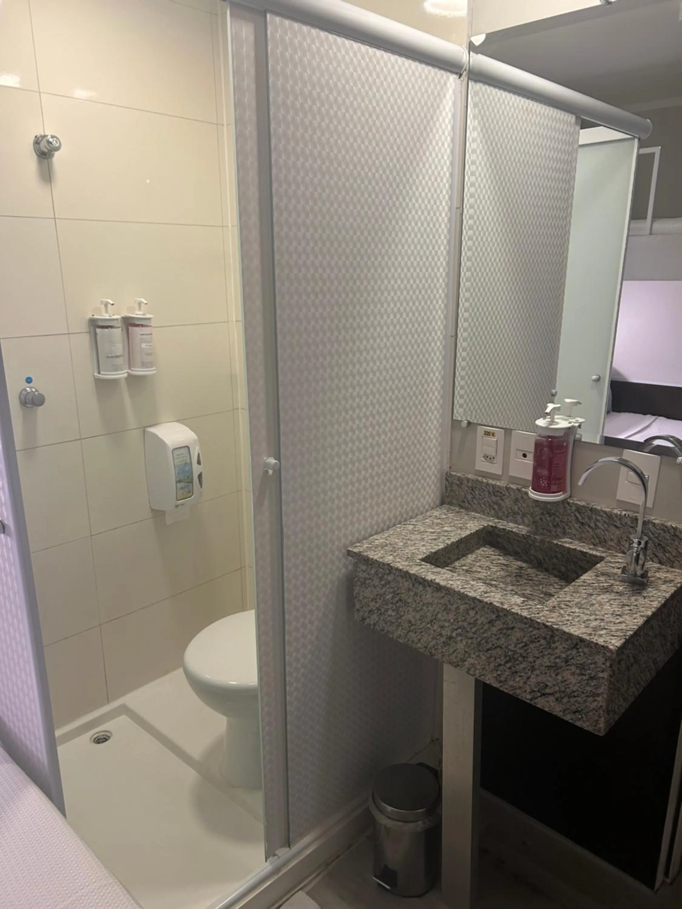 Shower in Hotel Aero Sleep Campinas