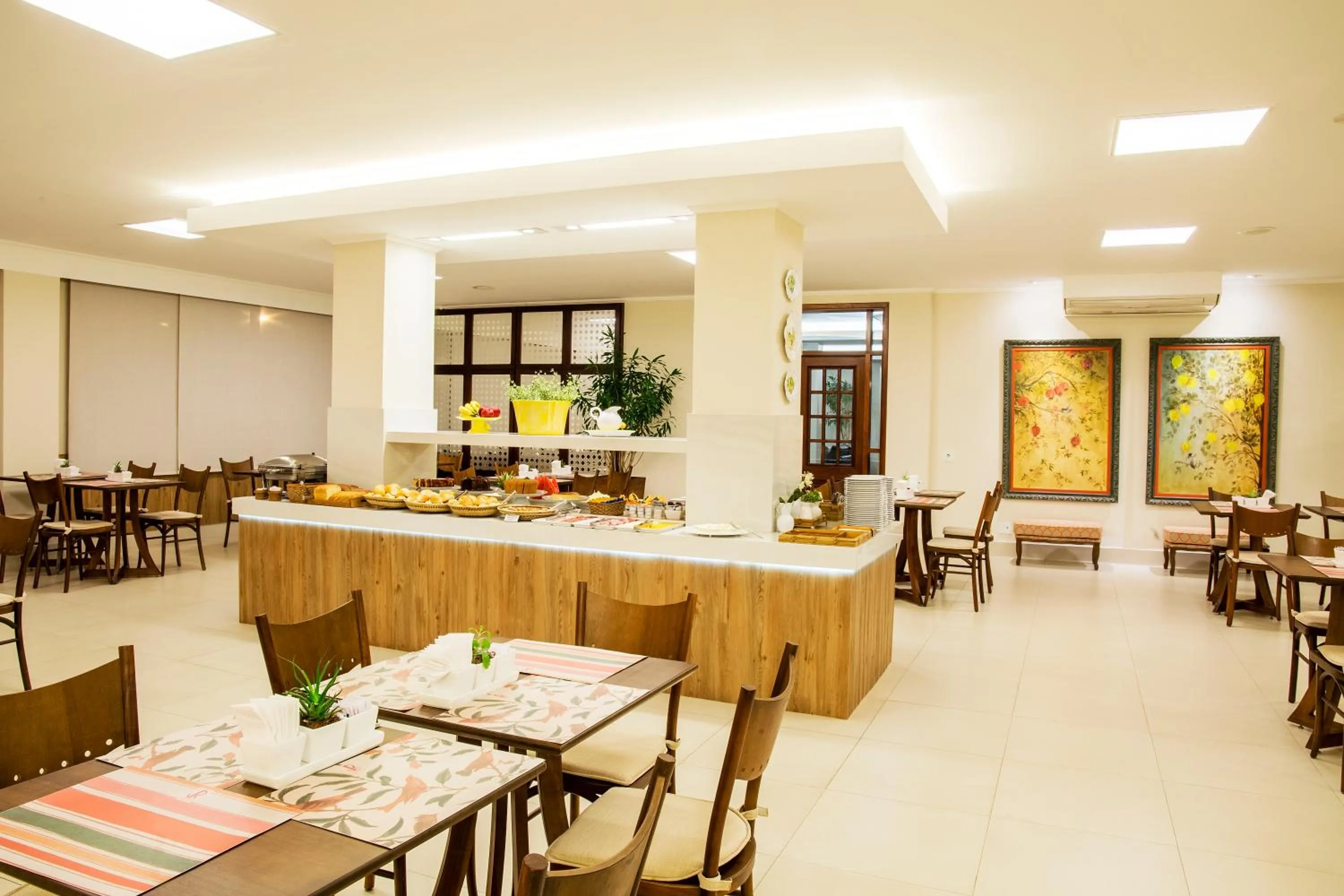 Restaurant/places to eat in JR Hotel