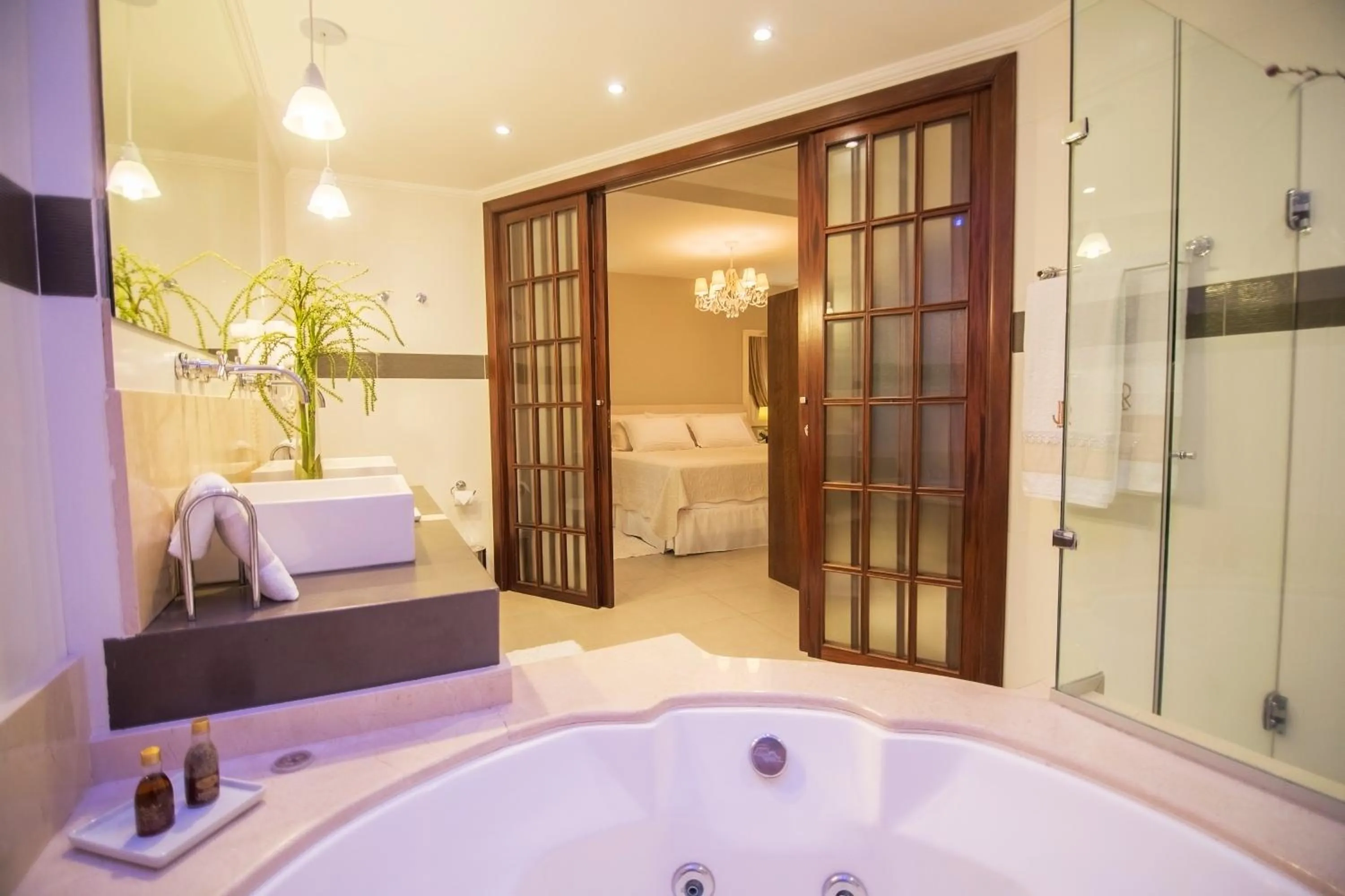 Shower, Bed in JR Hotel