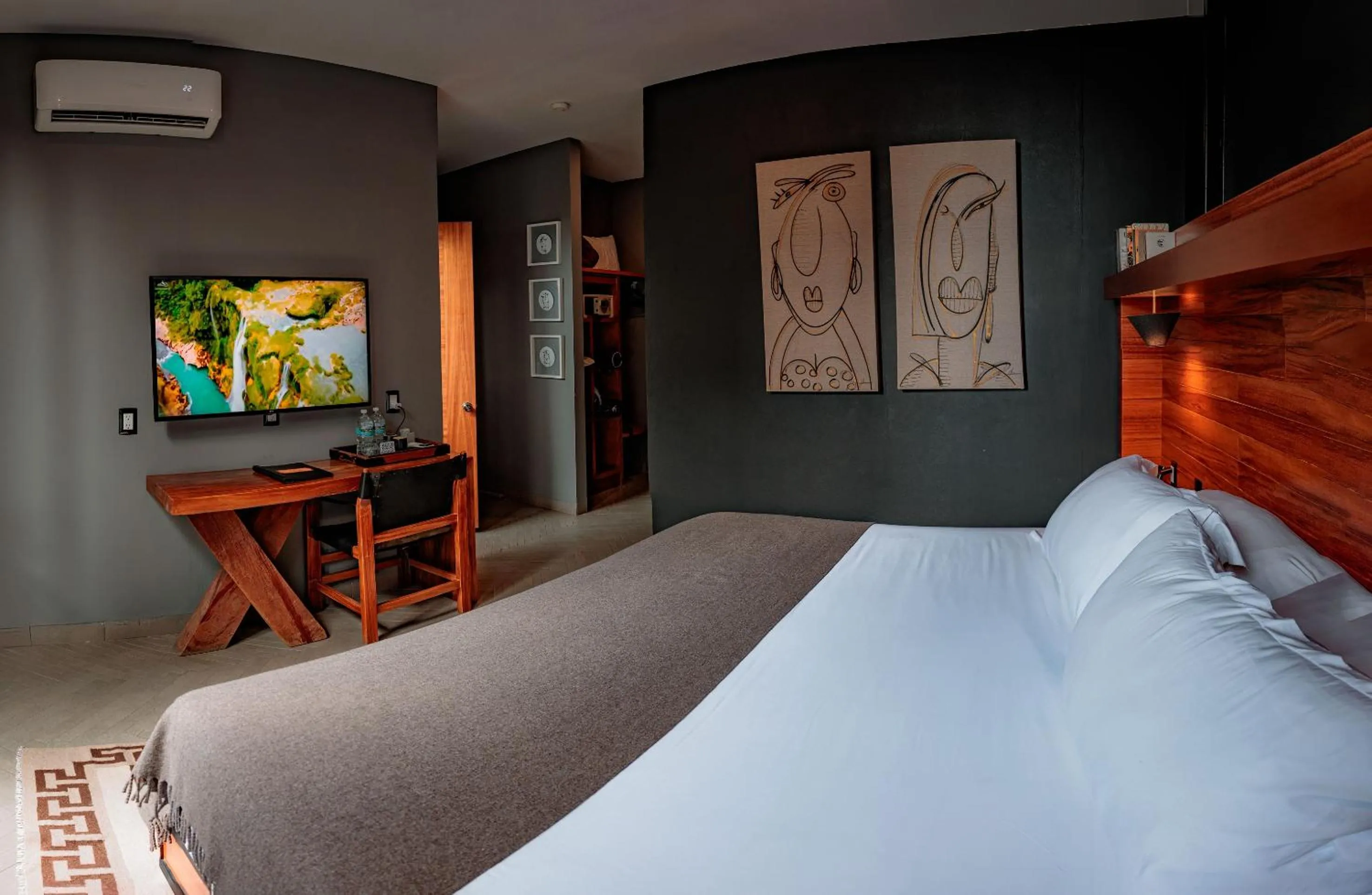 Photo of the whole room, Bed in Elena de Cobre, Leon, a Member of Design Hotels