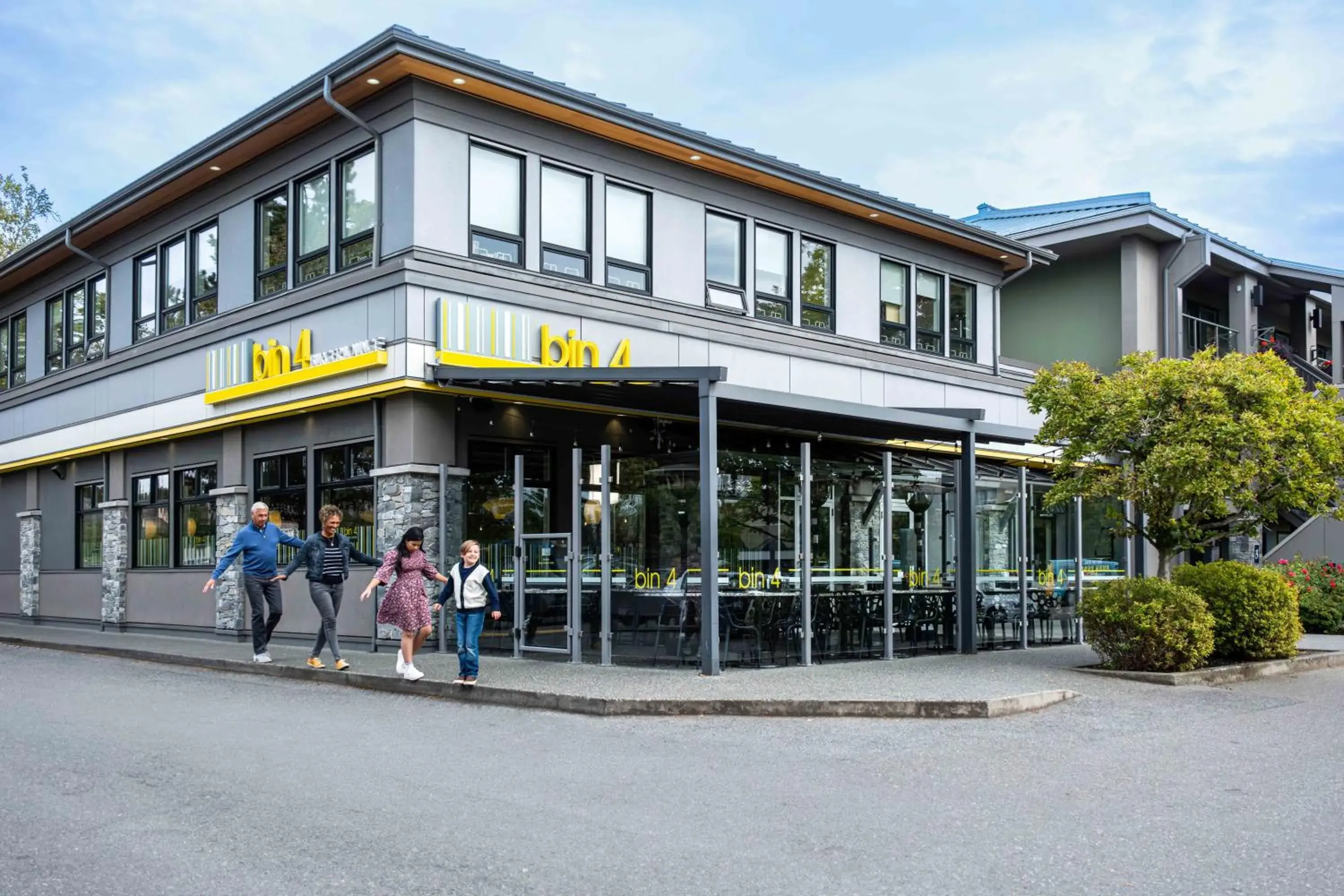 Property building in Accent Inns Victoria Property building in Accent Inns Victoria