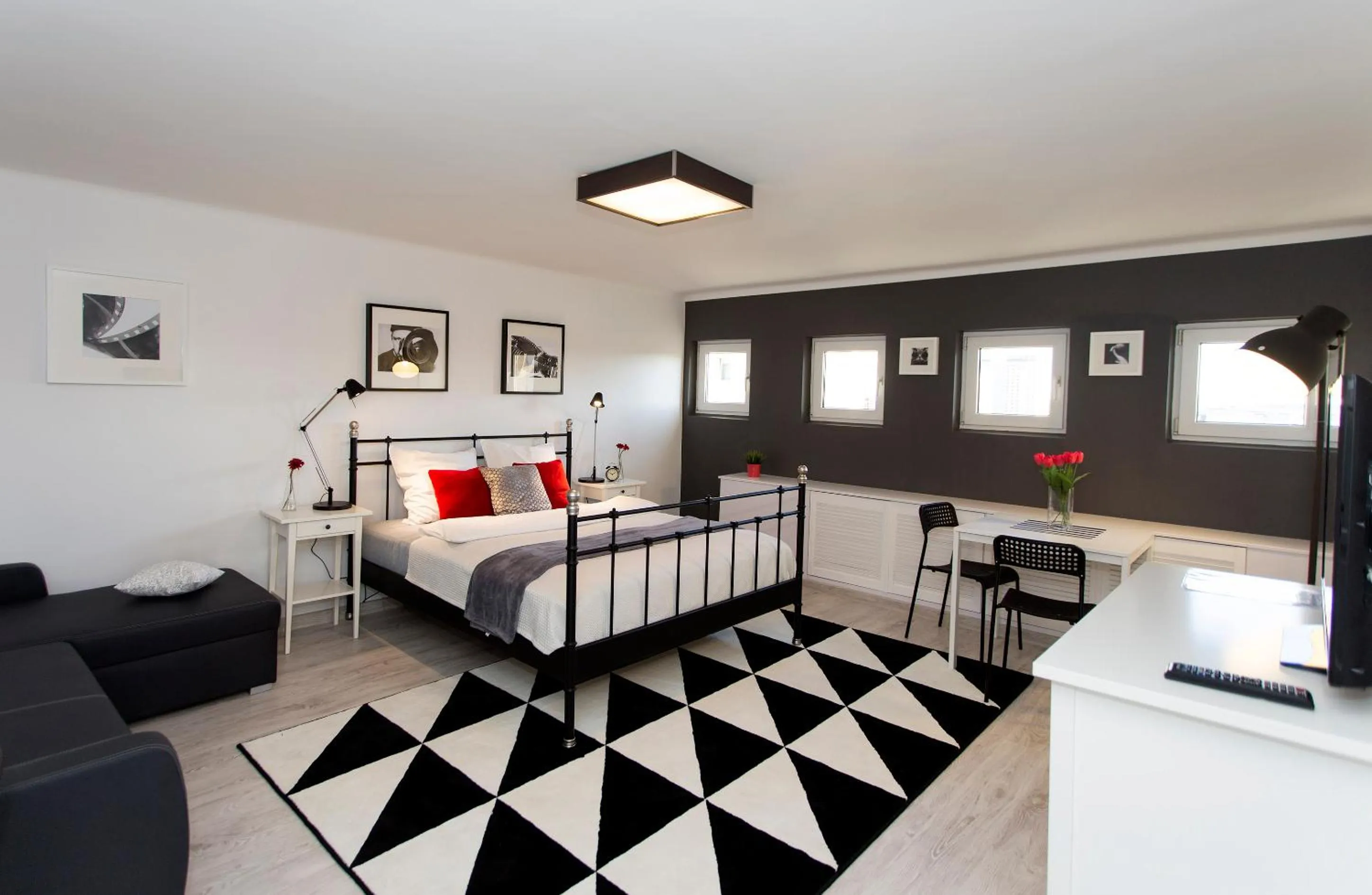 Bedroom, Bed in Warsawrent Apartamenty Centralna