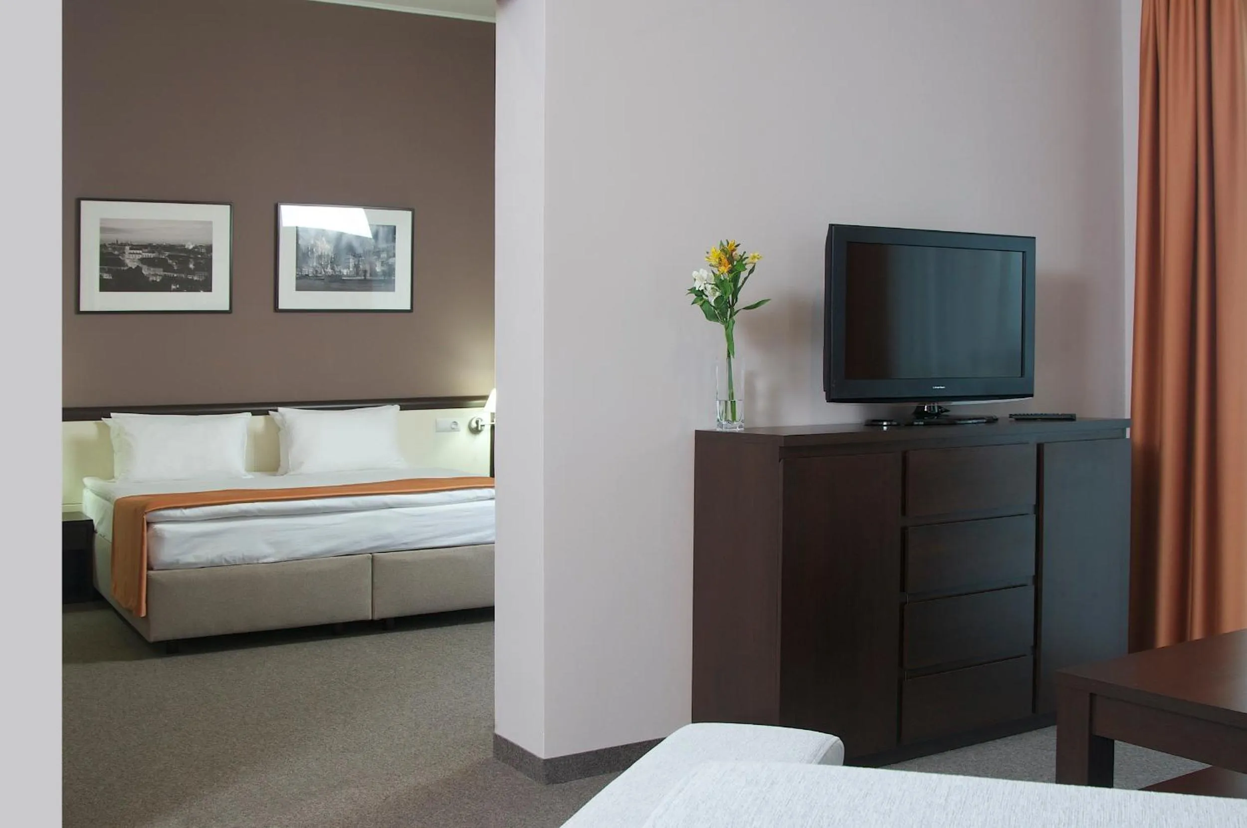 Photo of the whole room, Bed in Lviv Ramada Hotel