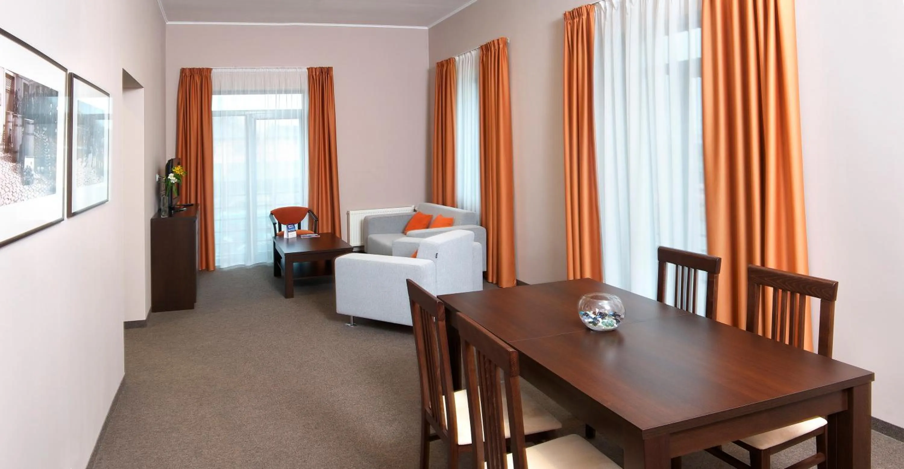 Photo of the whole room, Bed in Lviv Ramada Hotel