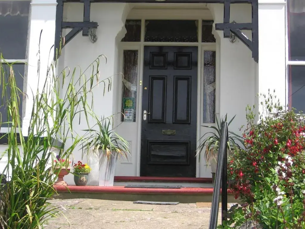 Property building in Bryn Derwen Guest House Property building in Bryn Derwen Guest House