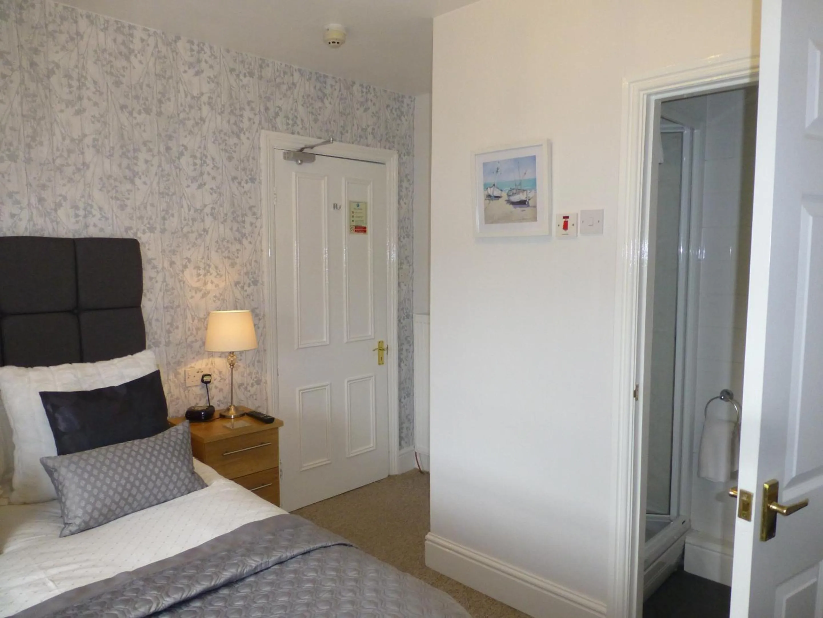 Bedroom, Bed in Bryn Derwen Guest House