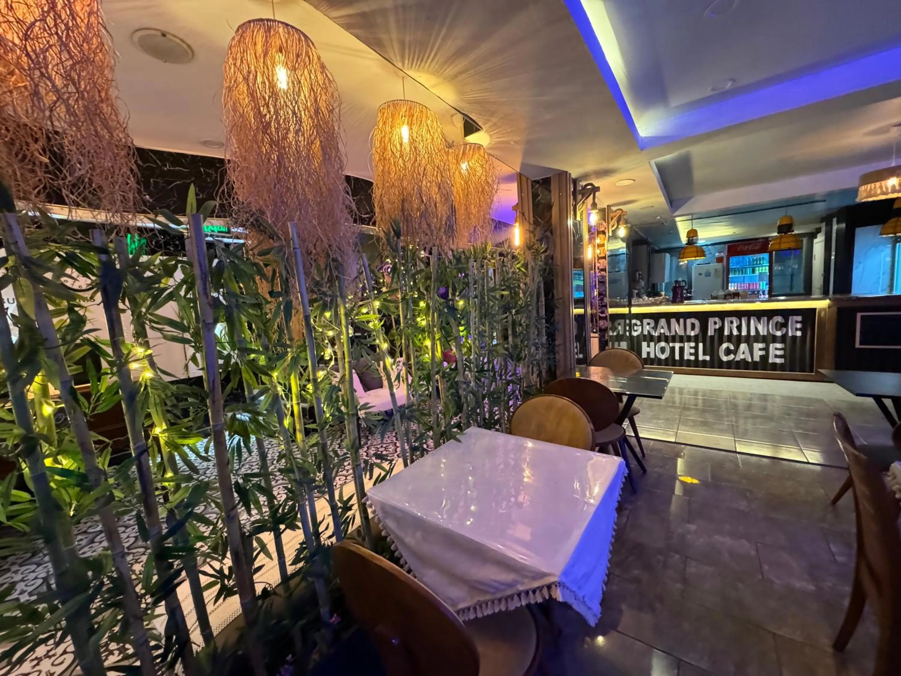 Restaurant/places to eat in The Little Prince Otel