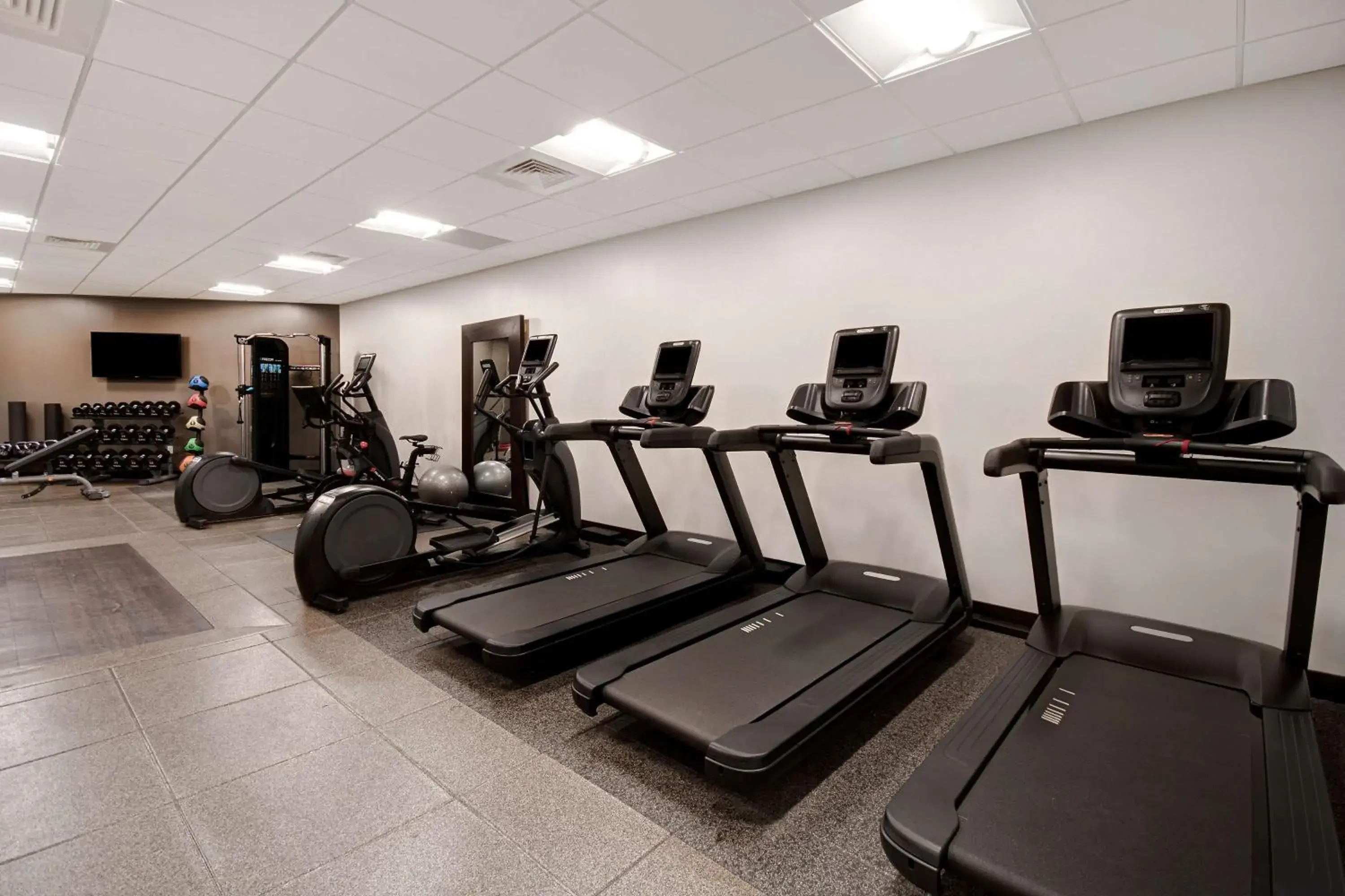 Fitness centre/facilities in Embassy Suites by Hilton Jacksonville Baymeadows Fitness centre/facilities in Embassy Suites by Hilton Jacksonville Baymeadows