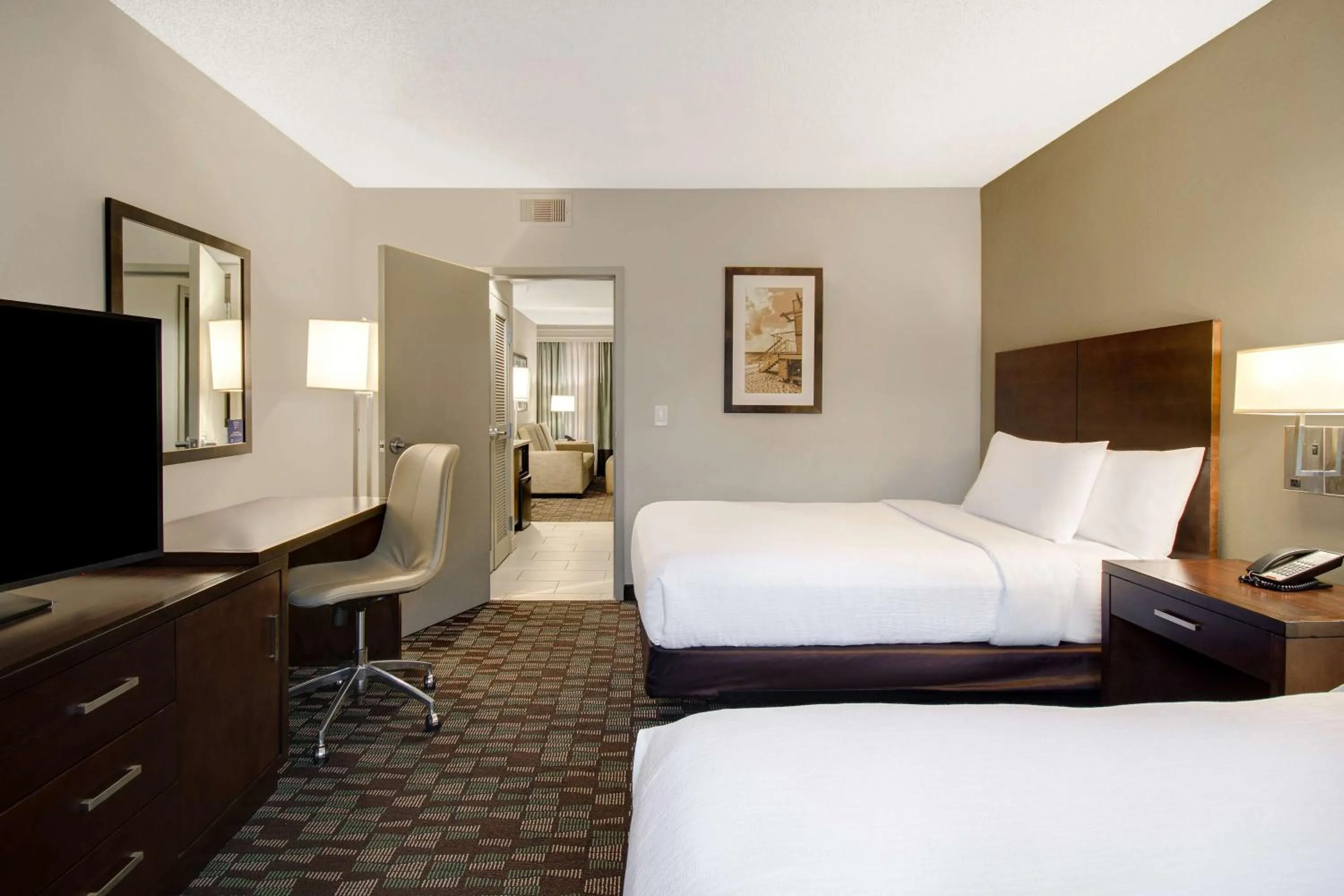 Bedroom, Bed in Embassy Suites by Hilton Jacksonville Baymeadows