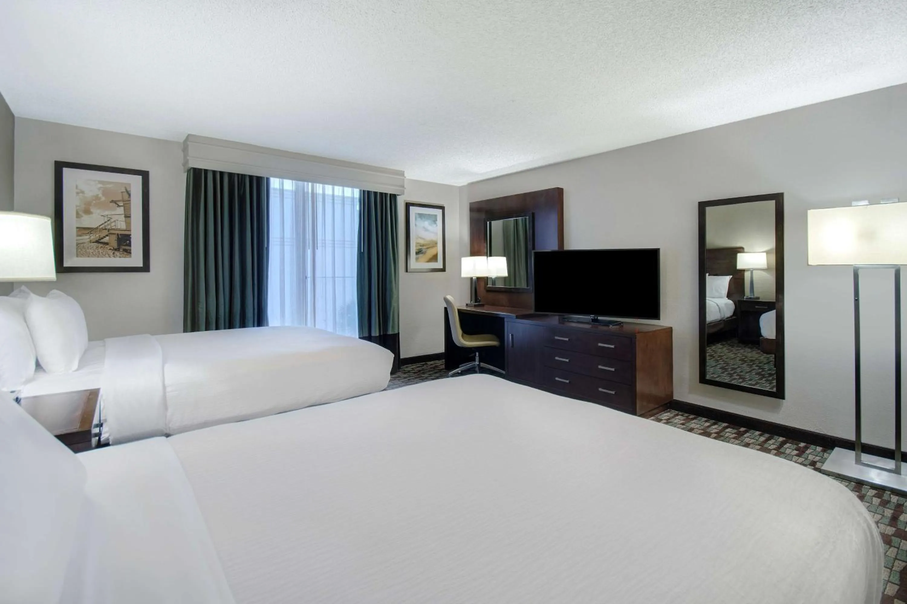 Bedroom, Bed in Embassy Suites by Hilton Jacksonville Baymeadows