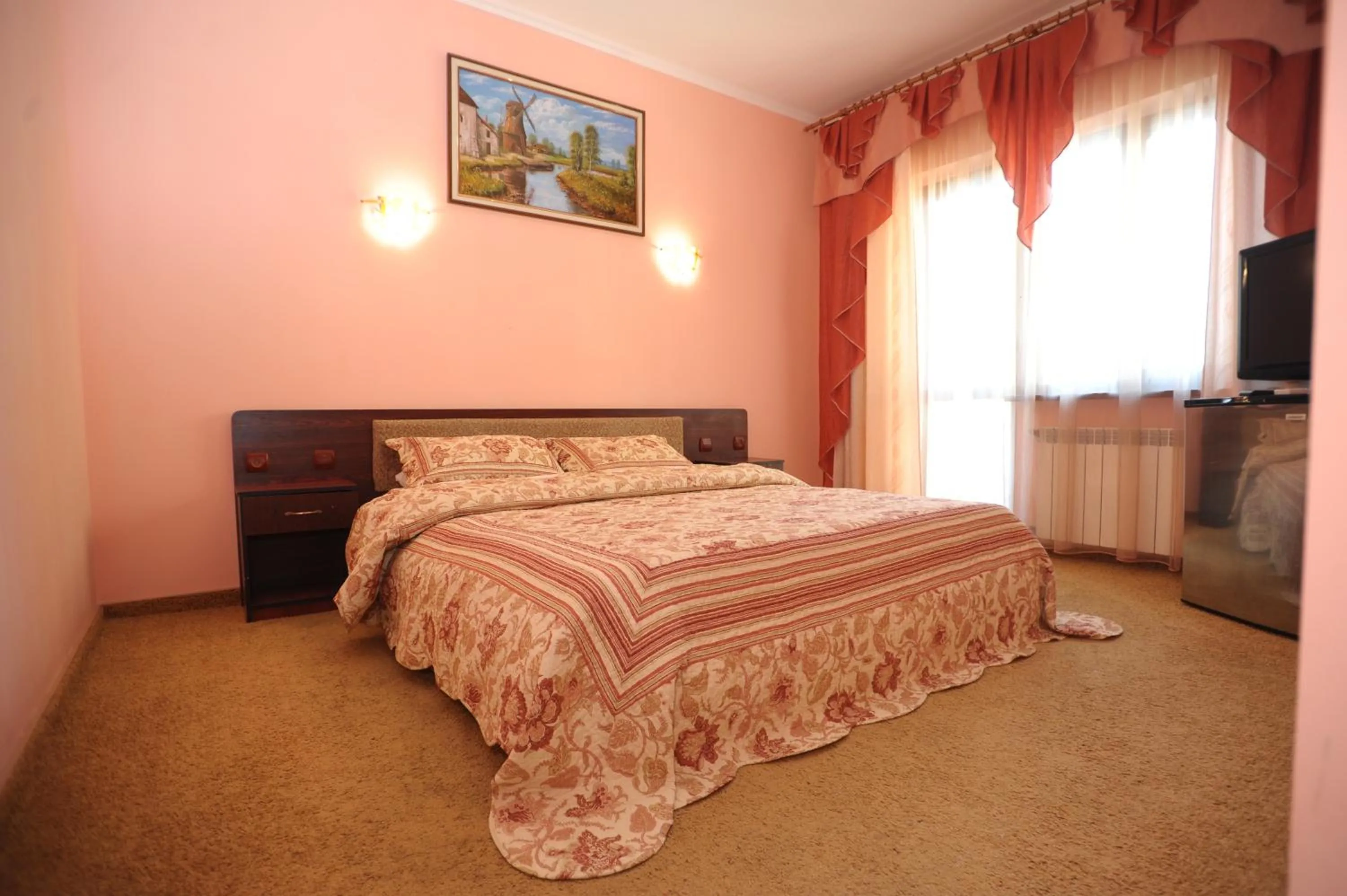 Photo of the whole room, Bed in Hotel Star