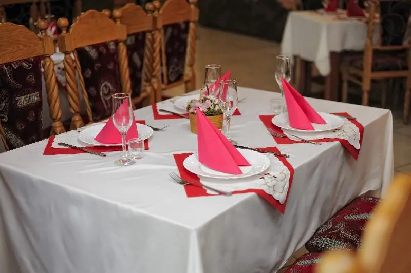 Restaurant/places to eat in Hotel Star