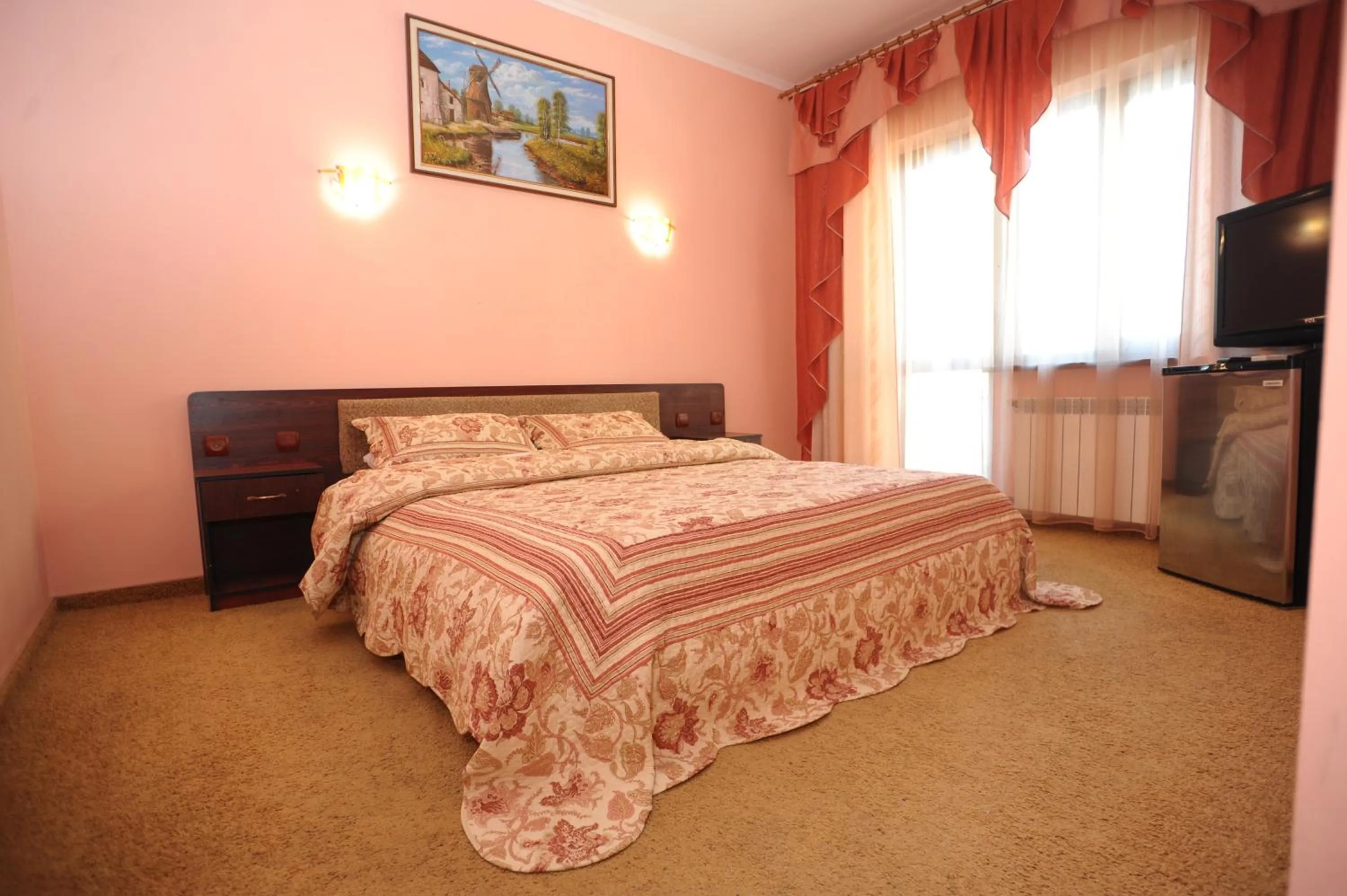 Photo of the whole room, Bed in Hotel Star