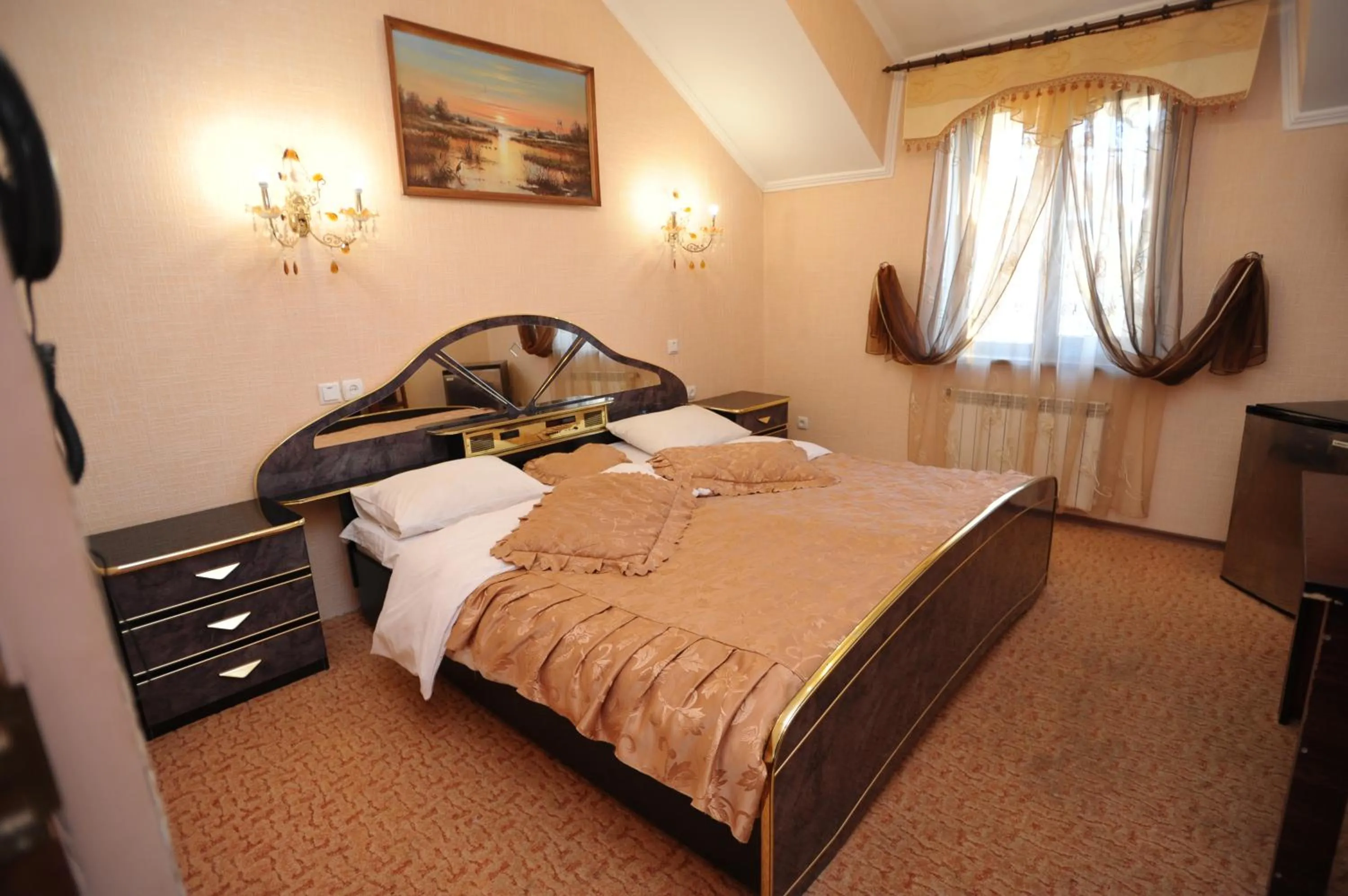 Photo of the whole room, Bed in Hotel Star