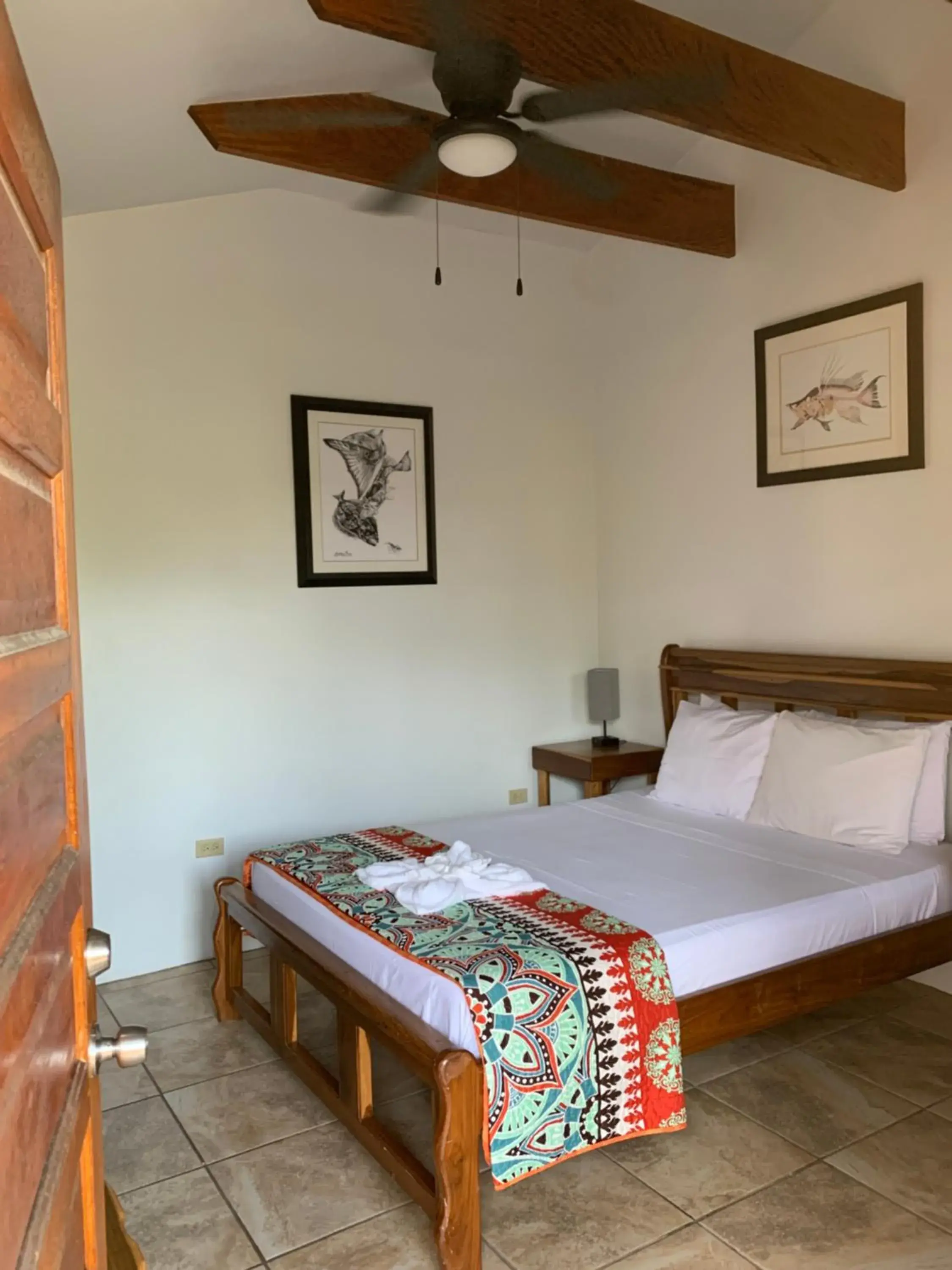 Deluxe Double Room with Bath in All Seasons Belize Deluxe Double Room with Bath in All Seasons Belize