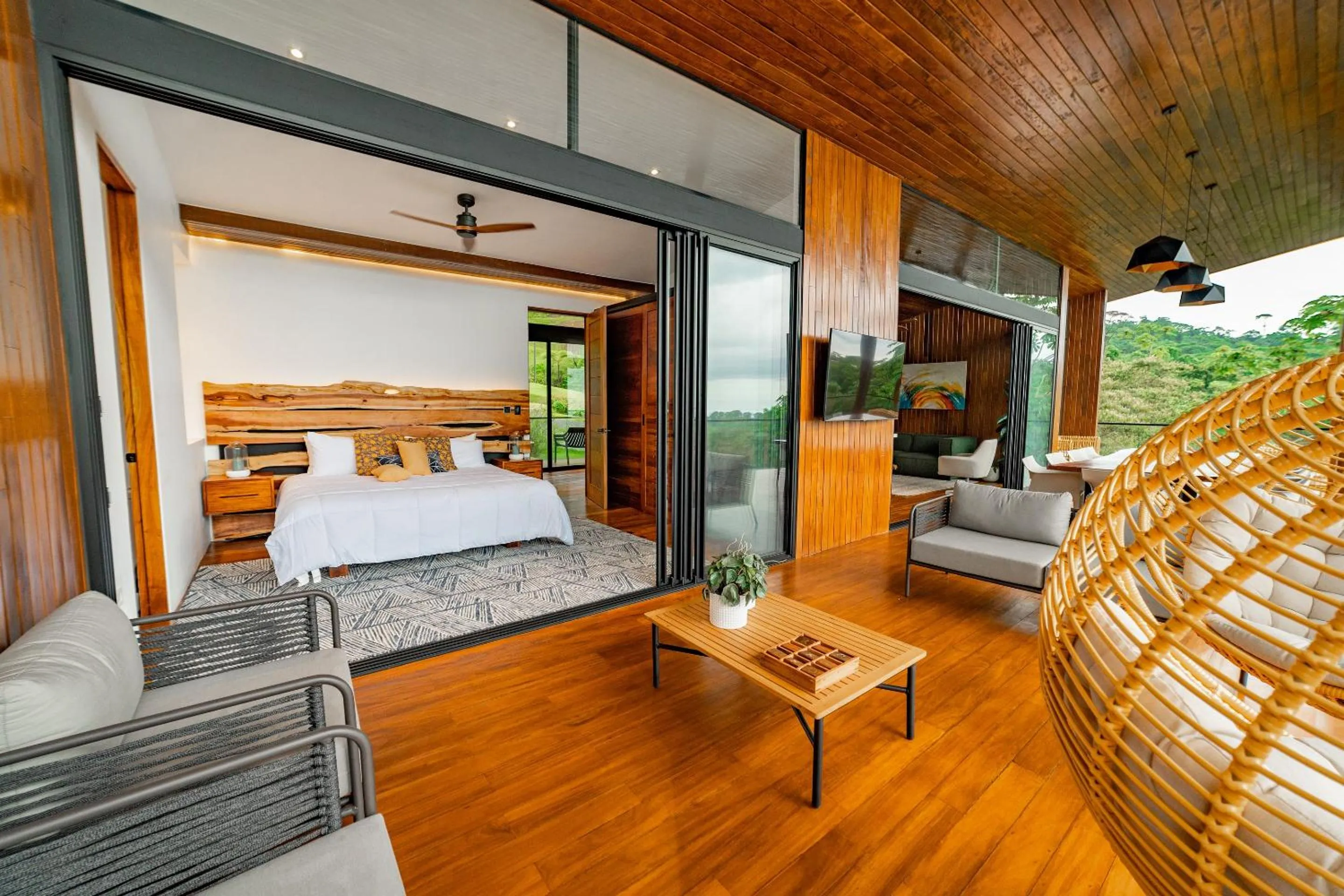 Balcony/Terrace, Bed in Ecolirios Boutique Hotel & Villas