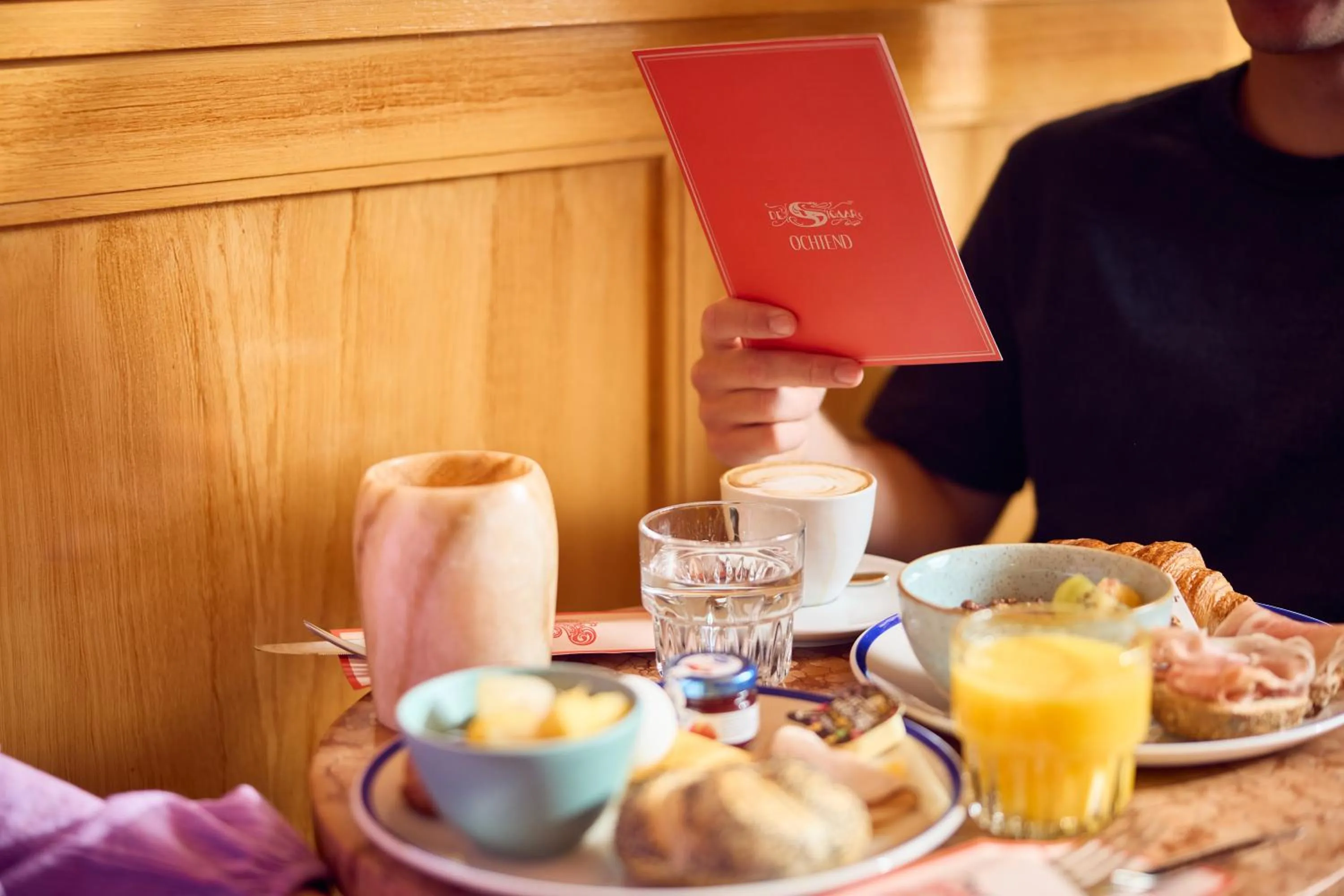 Restaurant/places to eat in Hotel Miss Blanche