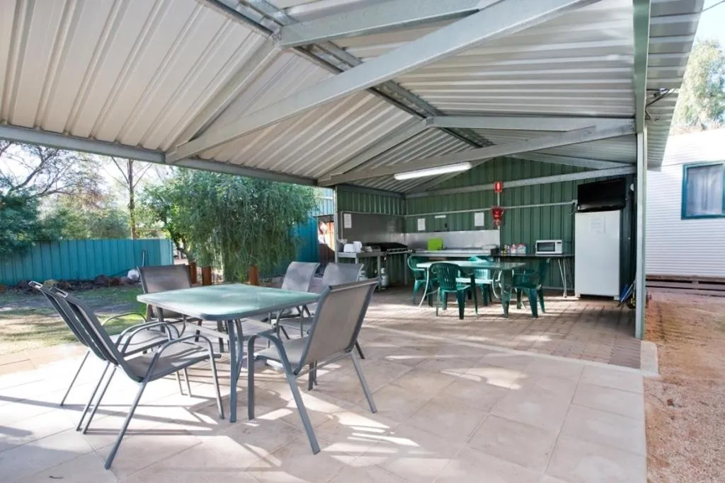 Communal kitchen in Paringa Caravan Park