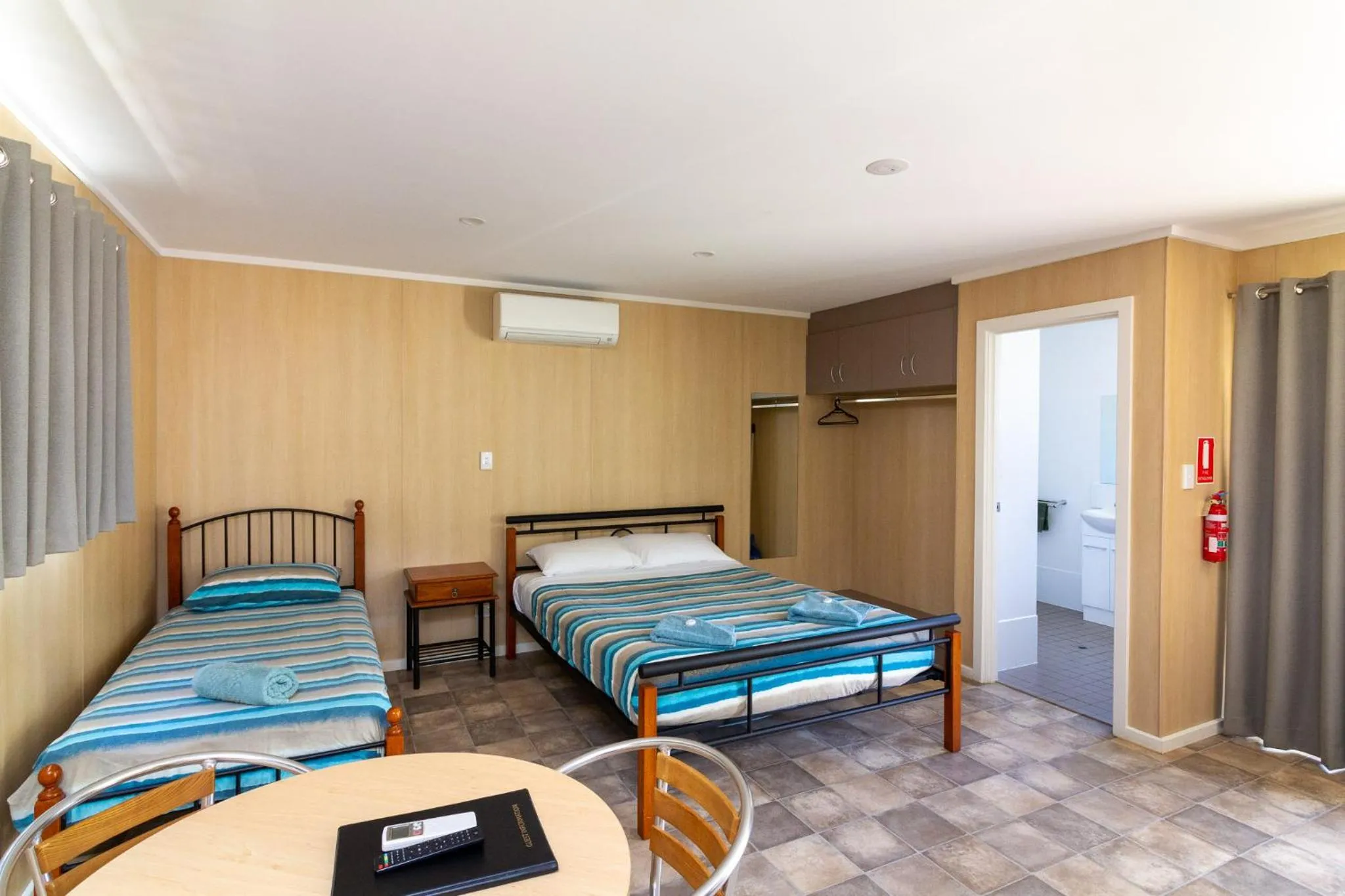 Bedroom, Bed in Paringa Caravan Park