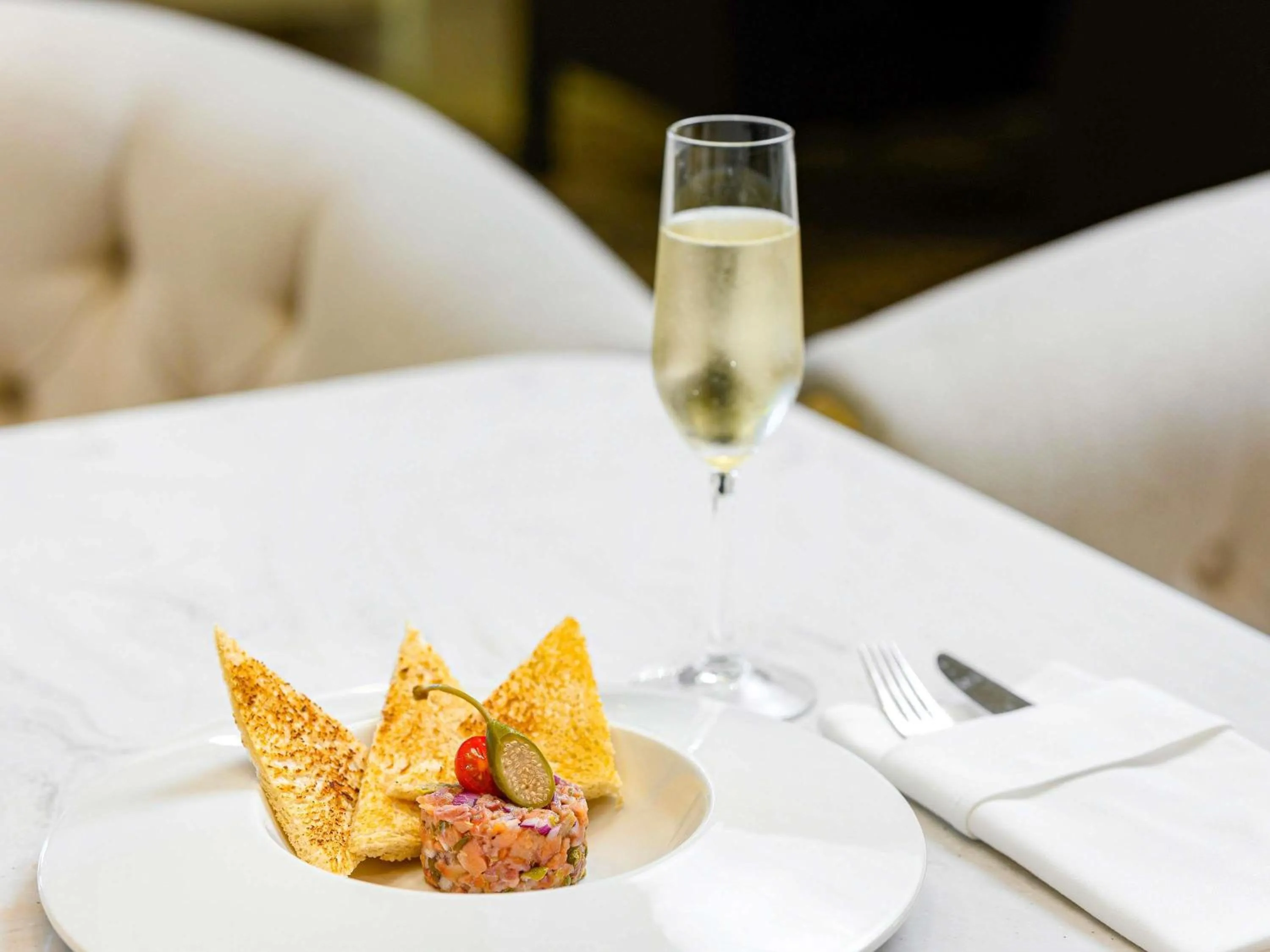 Restaurant/places to eat in Nemzeti Hotel Budapest - MGallery Collection