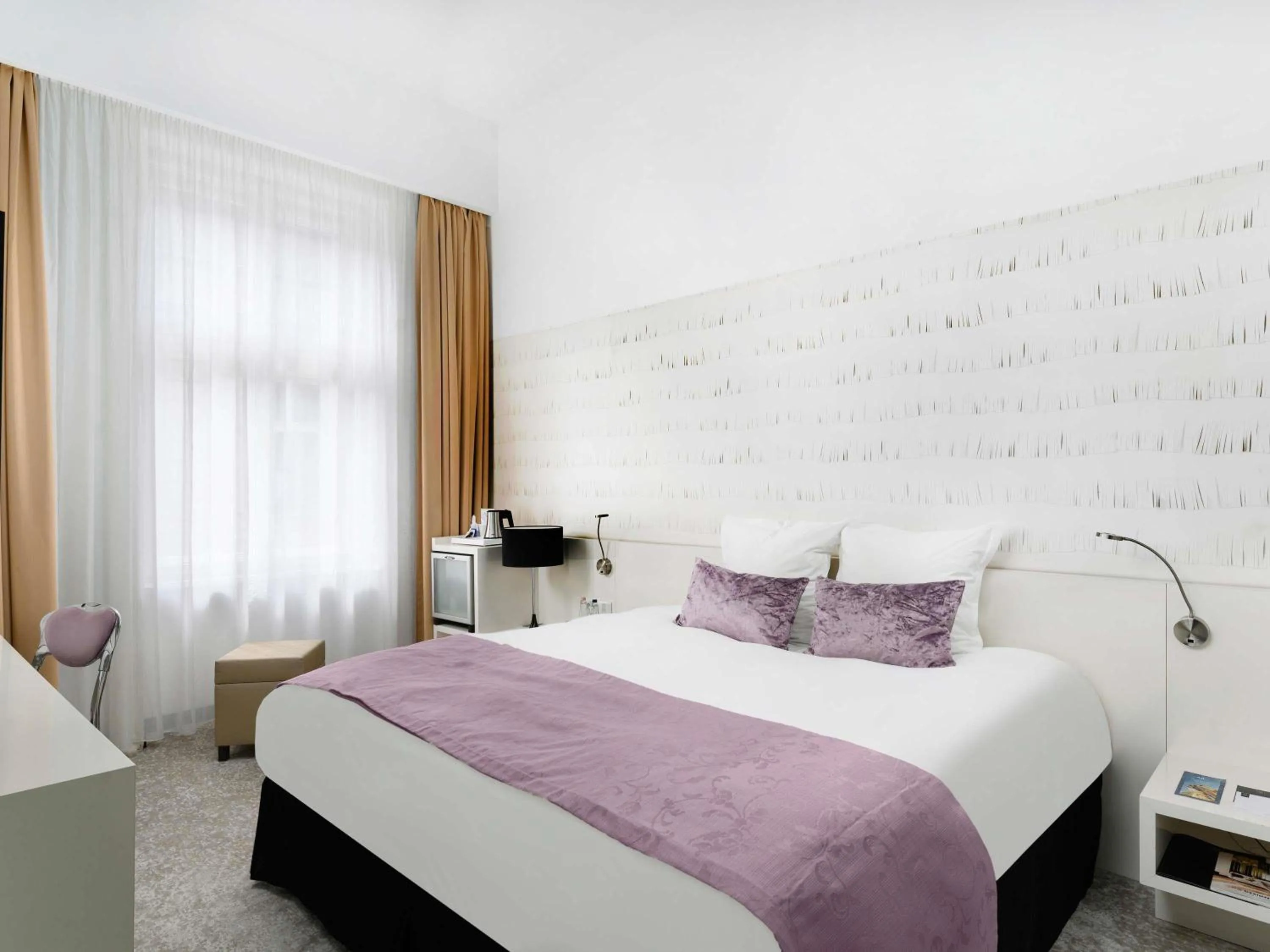 Bedroom, Bed in Nemzeti Hotel Budapest - MGallery Collection