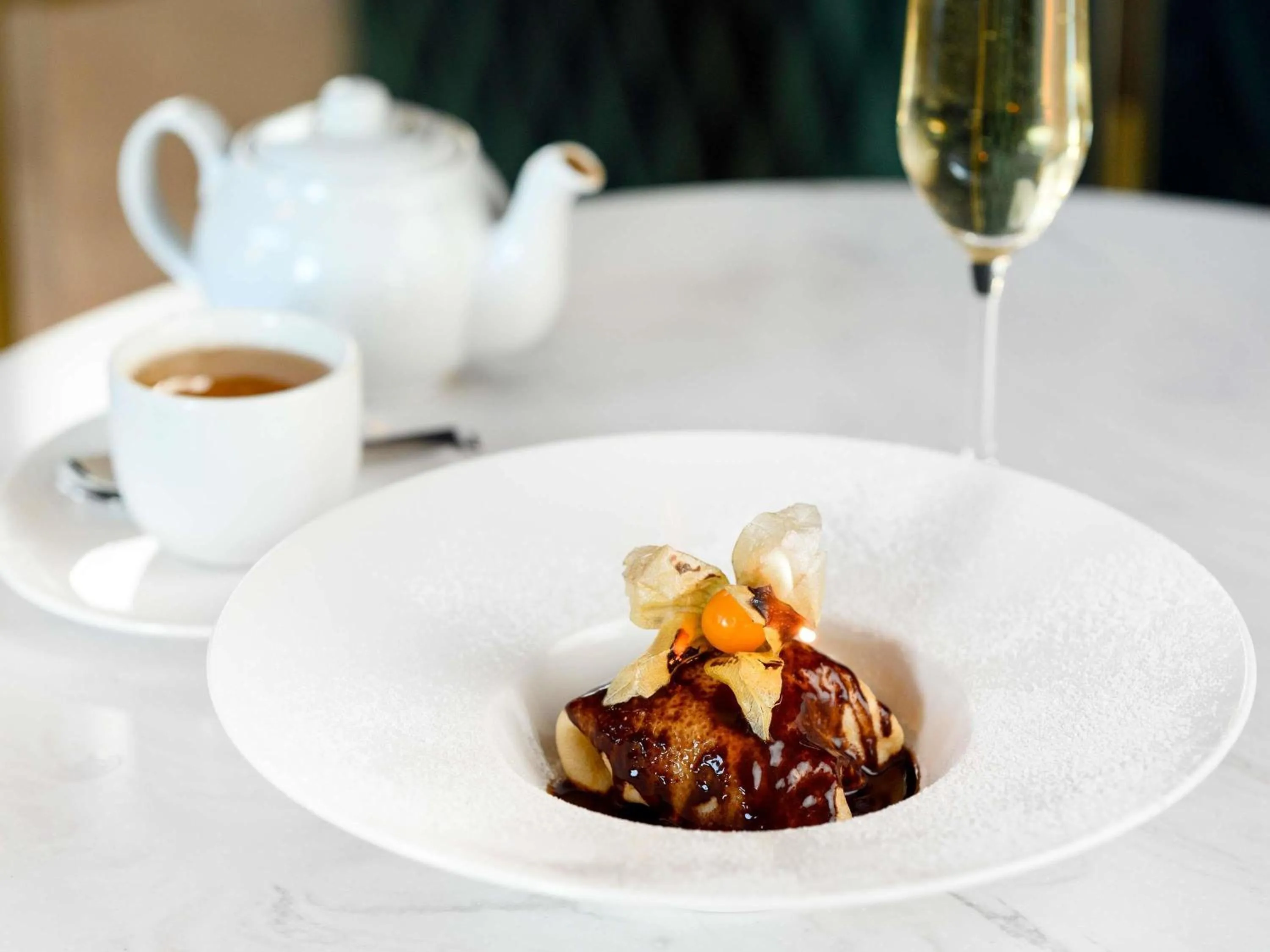 Restaurant/places to eat in Nemzeti Hotel Budapest - MGallery Collection