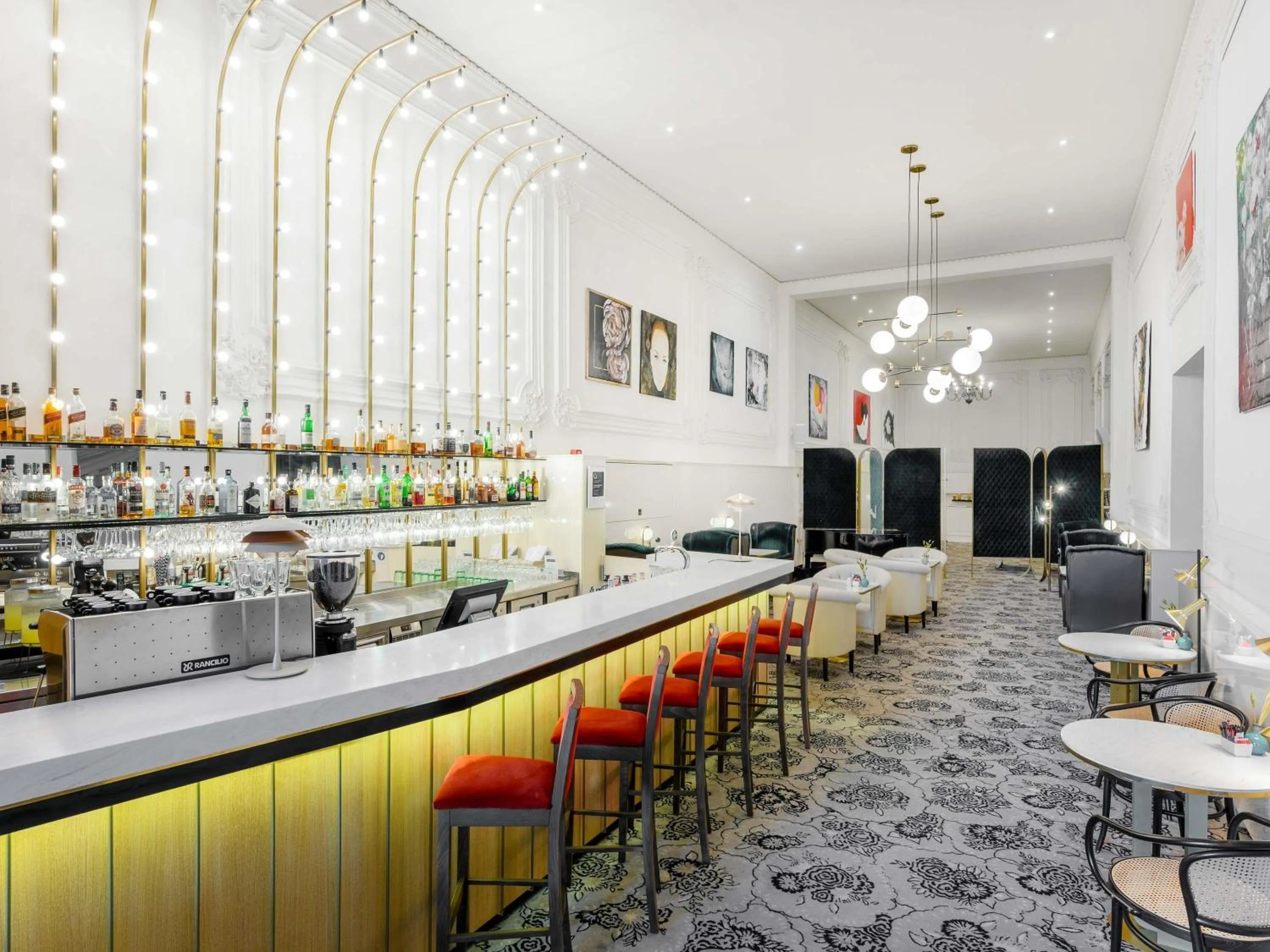 Lounge or bar in Nemzeti Hotel Budapest - MGallery Collection
