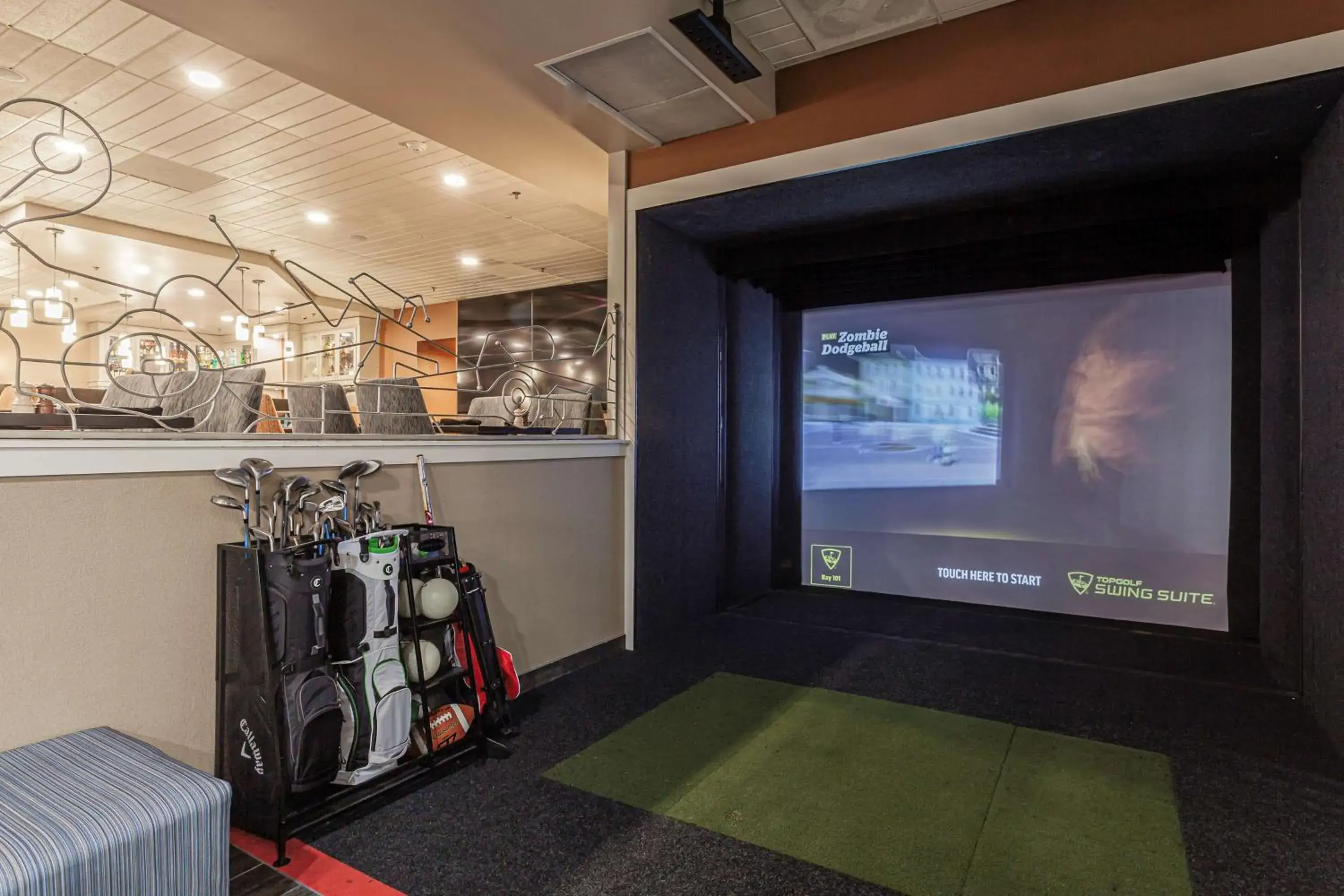 Lounge or bar in DoubleTree by Hilton Memphis Lounge or bar in DoubleTree by Hilton Memphis